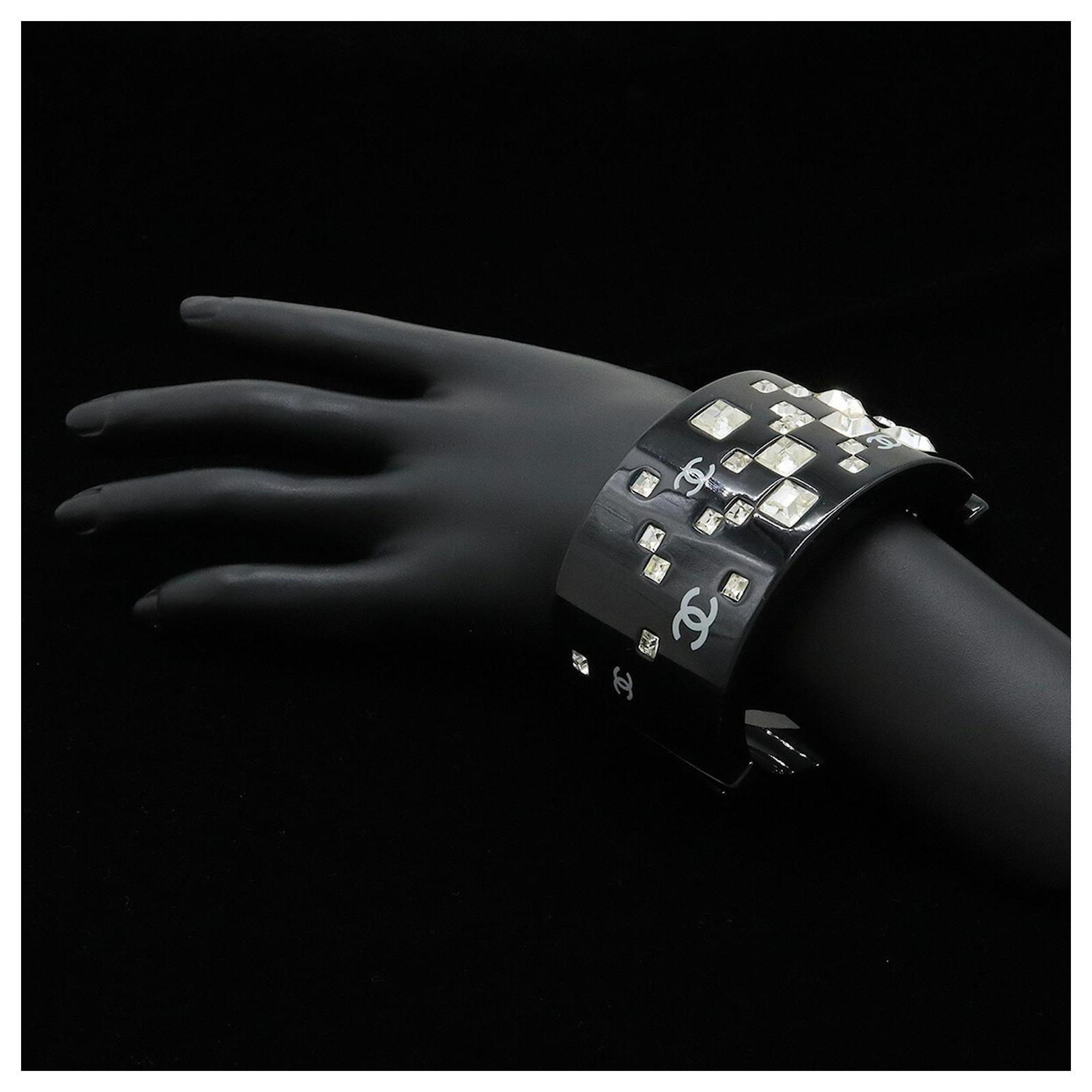 Chanel Coco Mark Bangle Bracelet Black Plastic ref.2223594 - Joli