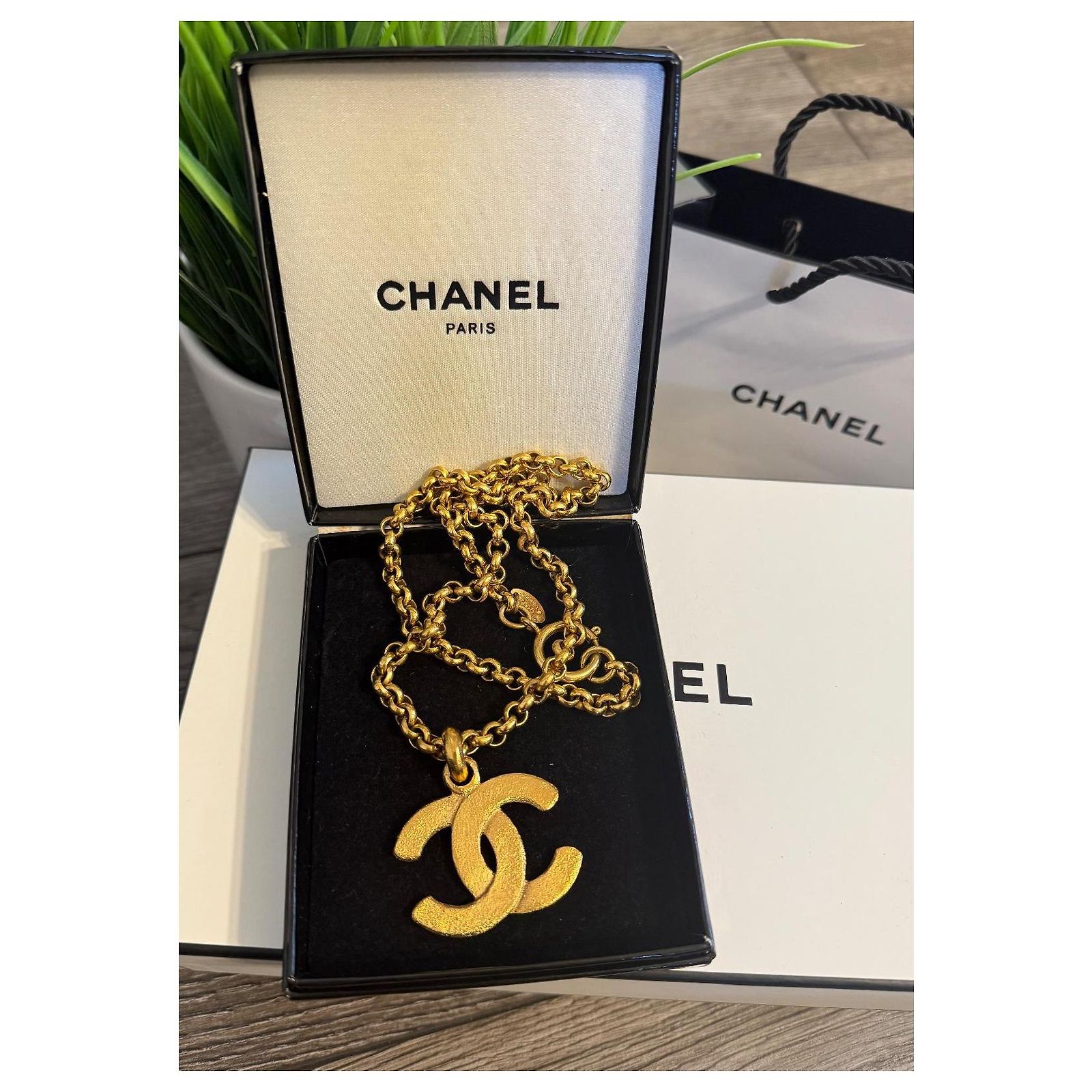 Chanel Vintage Large Gold CC Logo Pendant Chain Necklace Gold