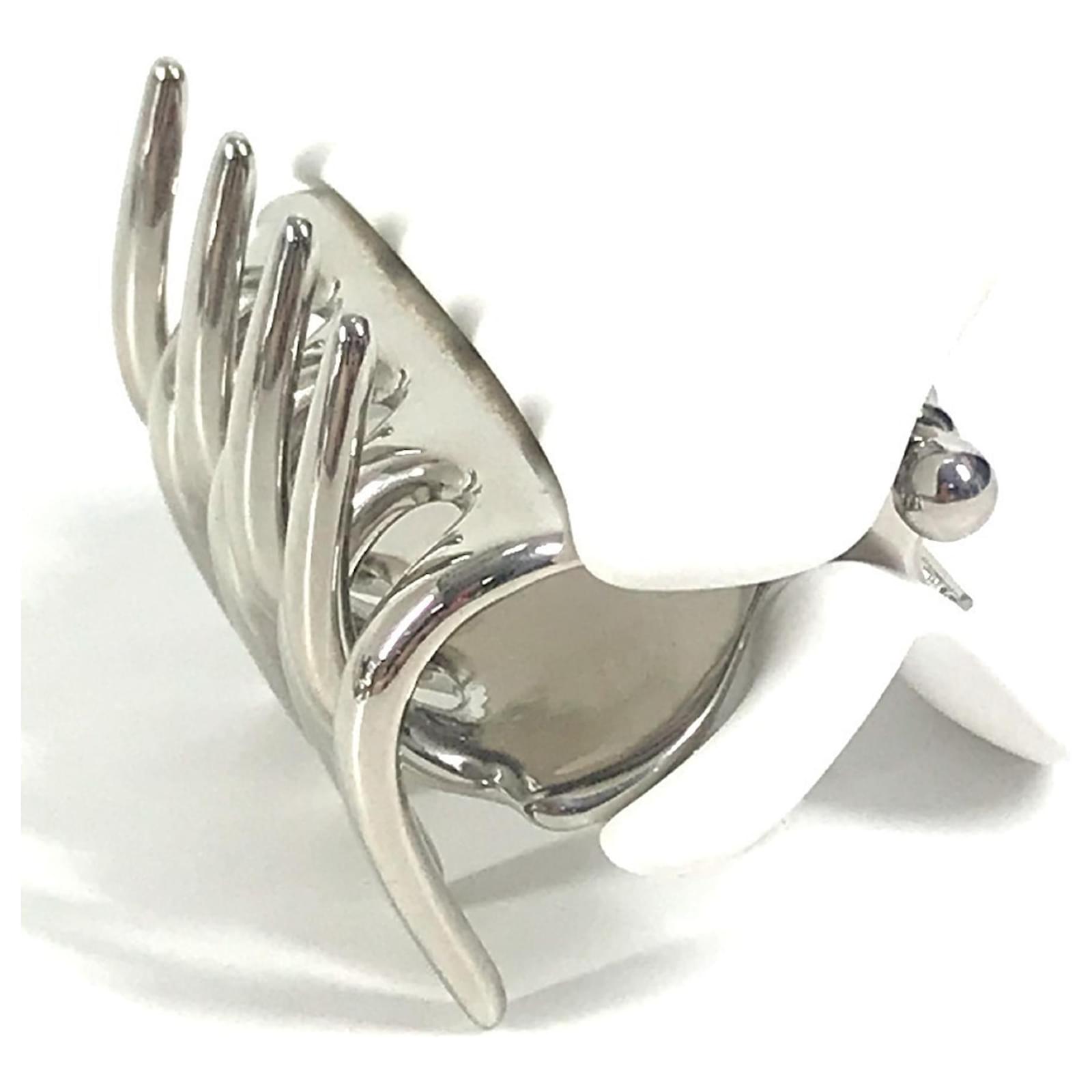 ★MiuMiu★ Enamel l Hair Pin White 5JF1362F6TF0009 5JF13 MIU MIU PATENT LEATHER HAIR CLIP WHITE – Blank Room