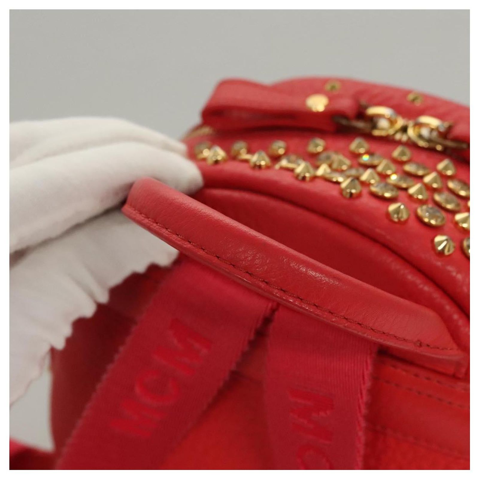 MCM Studs Backpack Leather Red Gold Auth 122310 Golden ref  display picture 1
