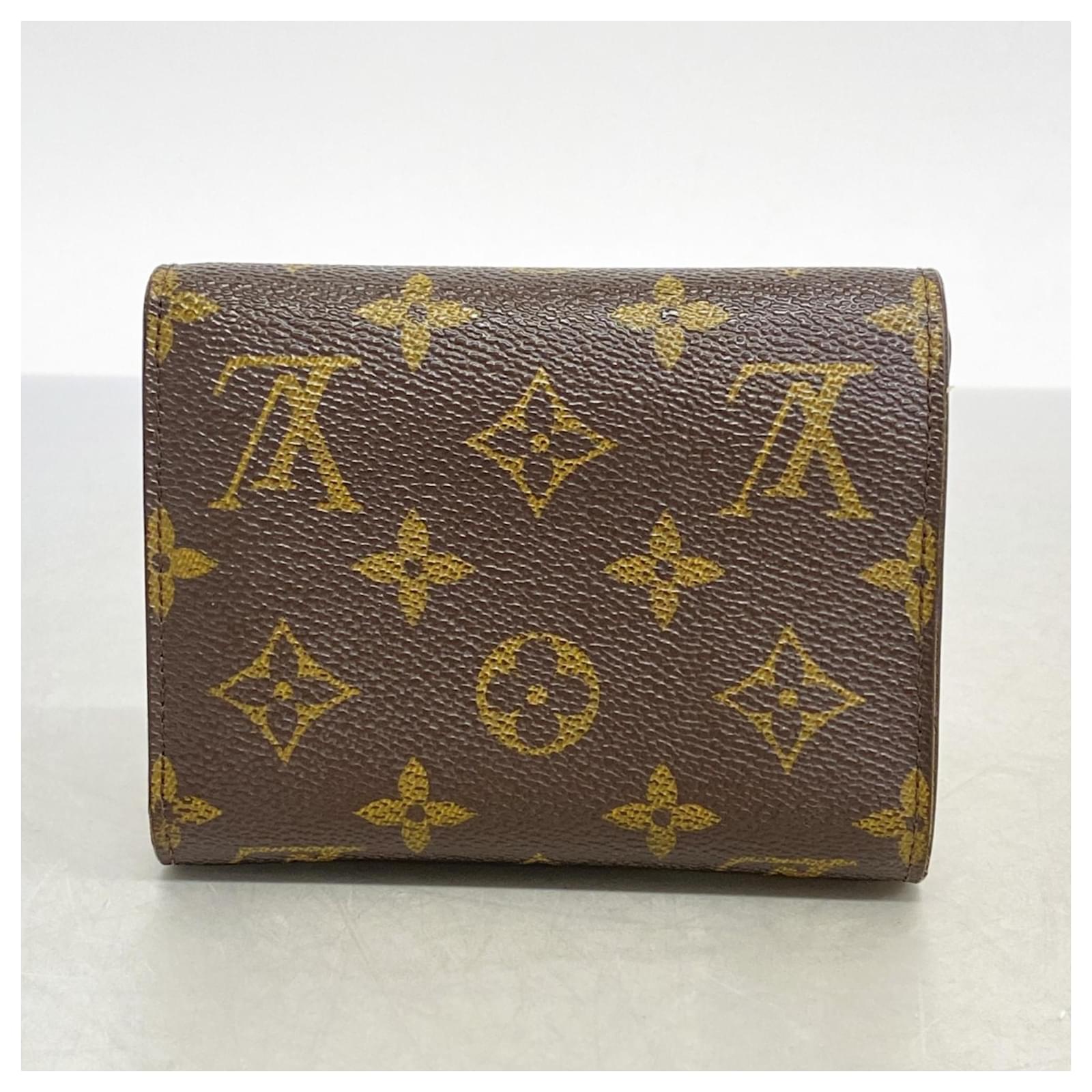 Louis Vuitton Tri-fold Wallet Brown ref.2243475 - Joli Closet