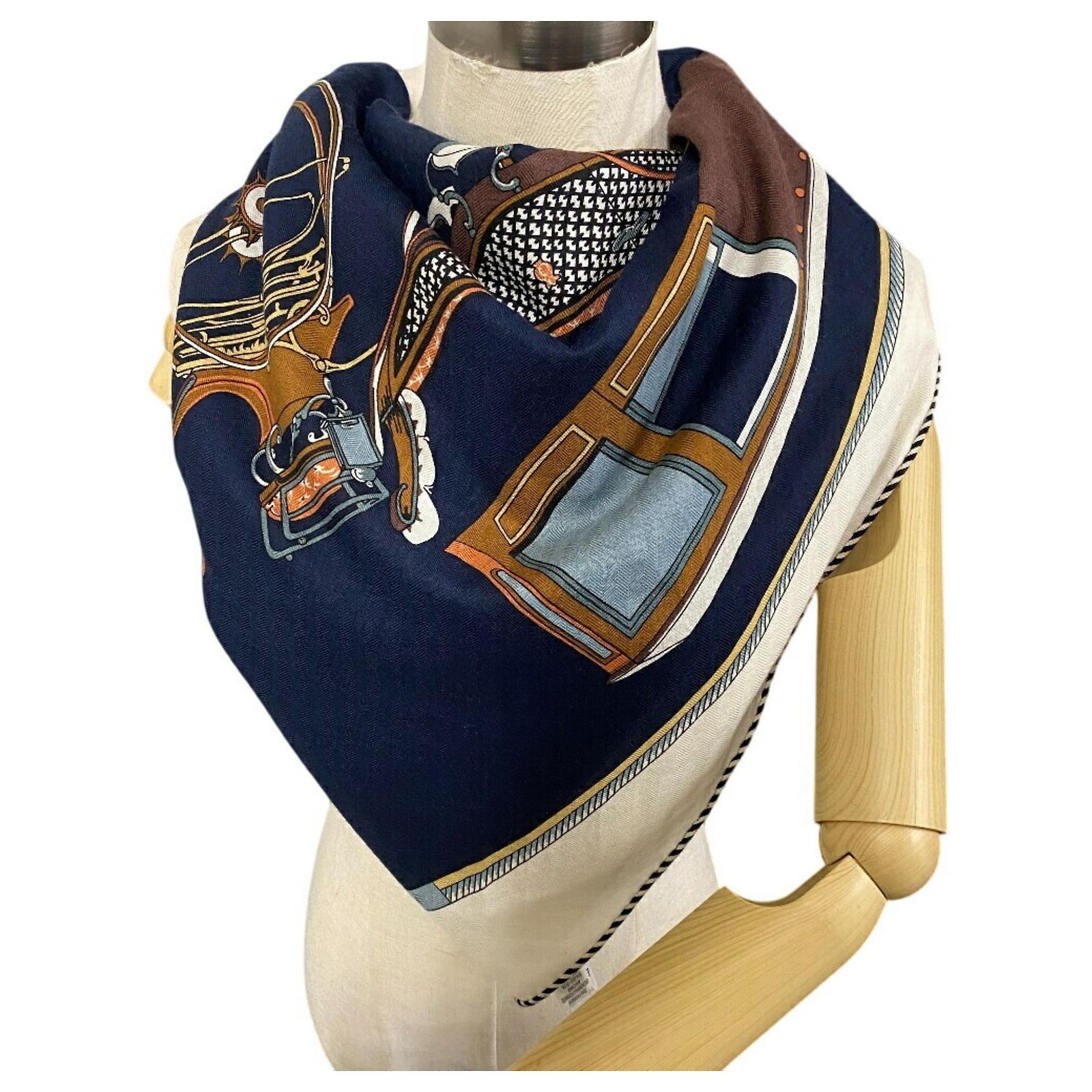 Carré Hermès Triangle Géant 