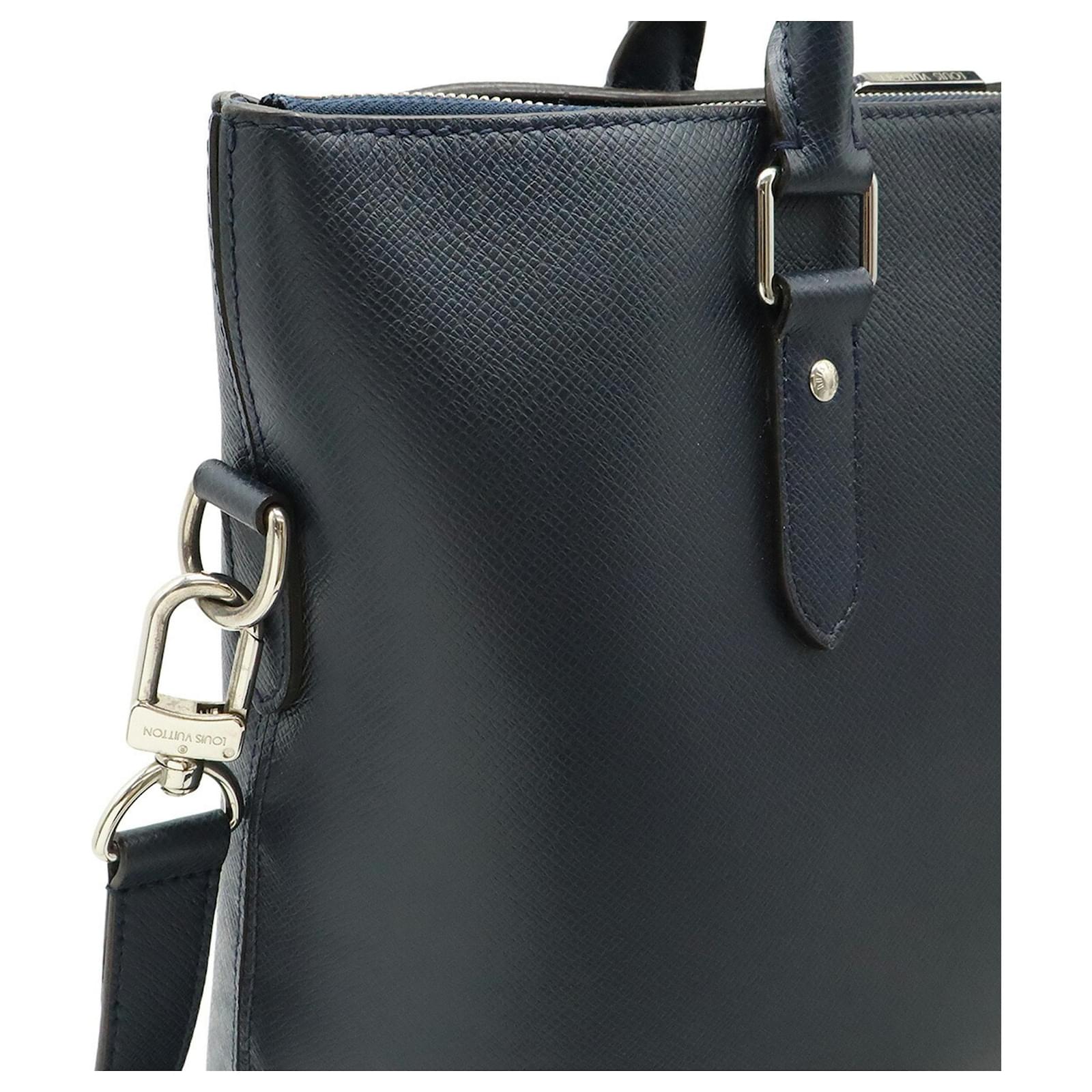 Louis Vuitton Taiga Anton Tote Bag Navy blue Leather ref.2247882