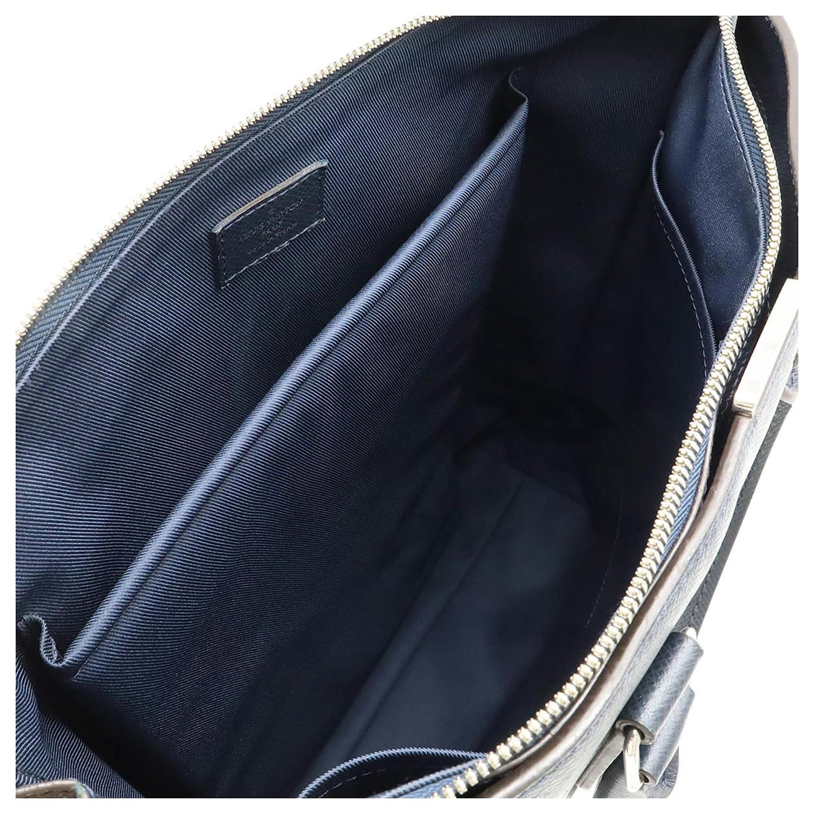 Louis Vuitton Taiga Anton Tote Bag Navy blue Leather ref.2247882