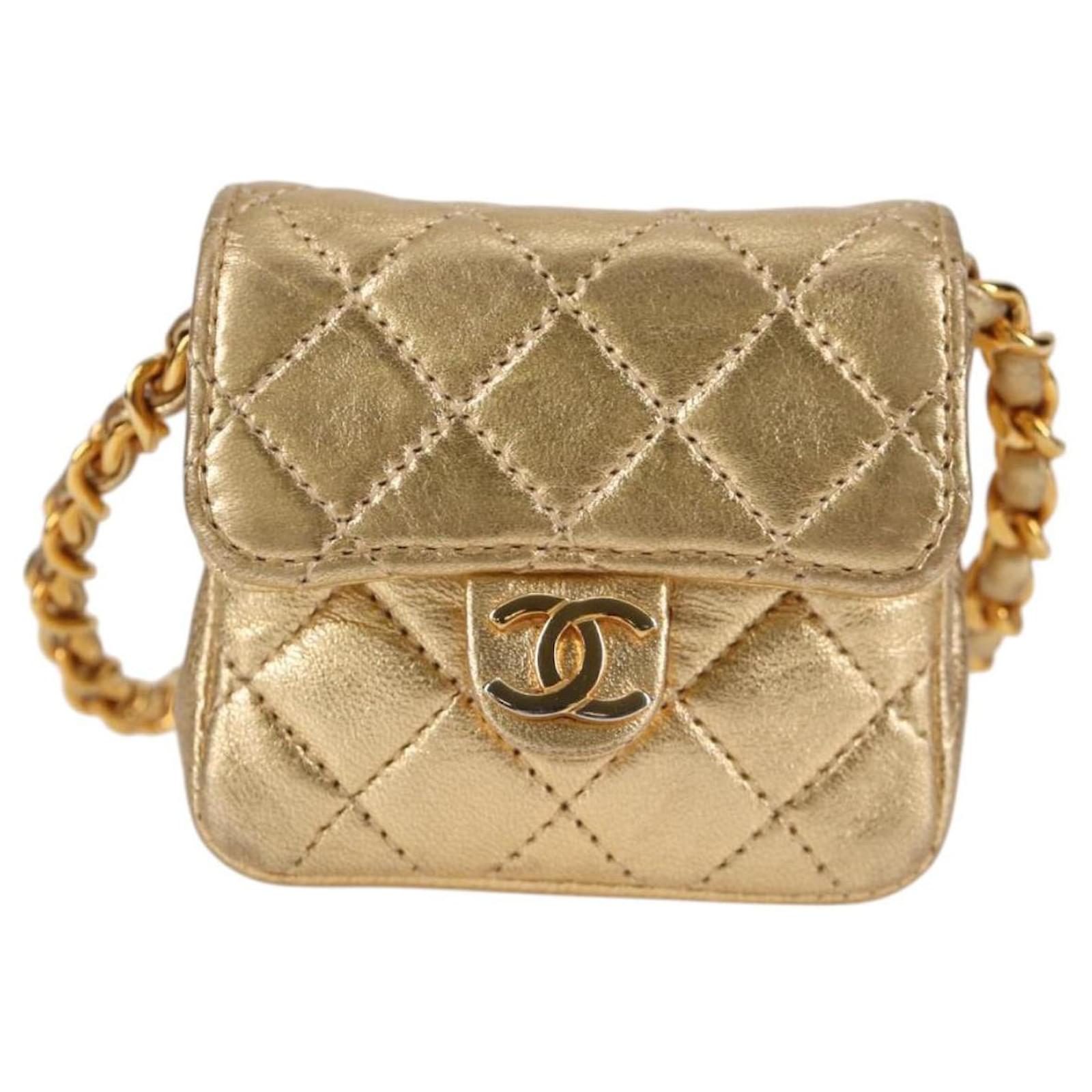 CHANEL Mini Mini Matelasse Chain Bag Lamb Skin Gold Tone CC Auth