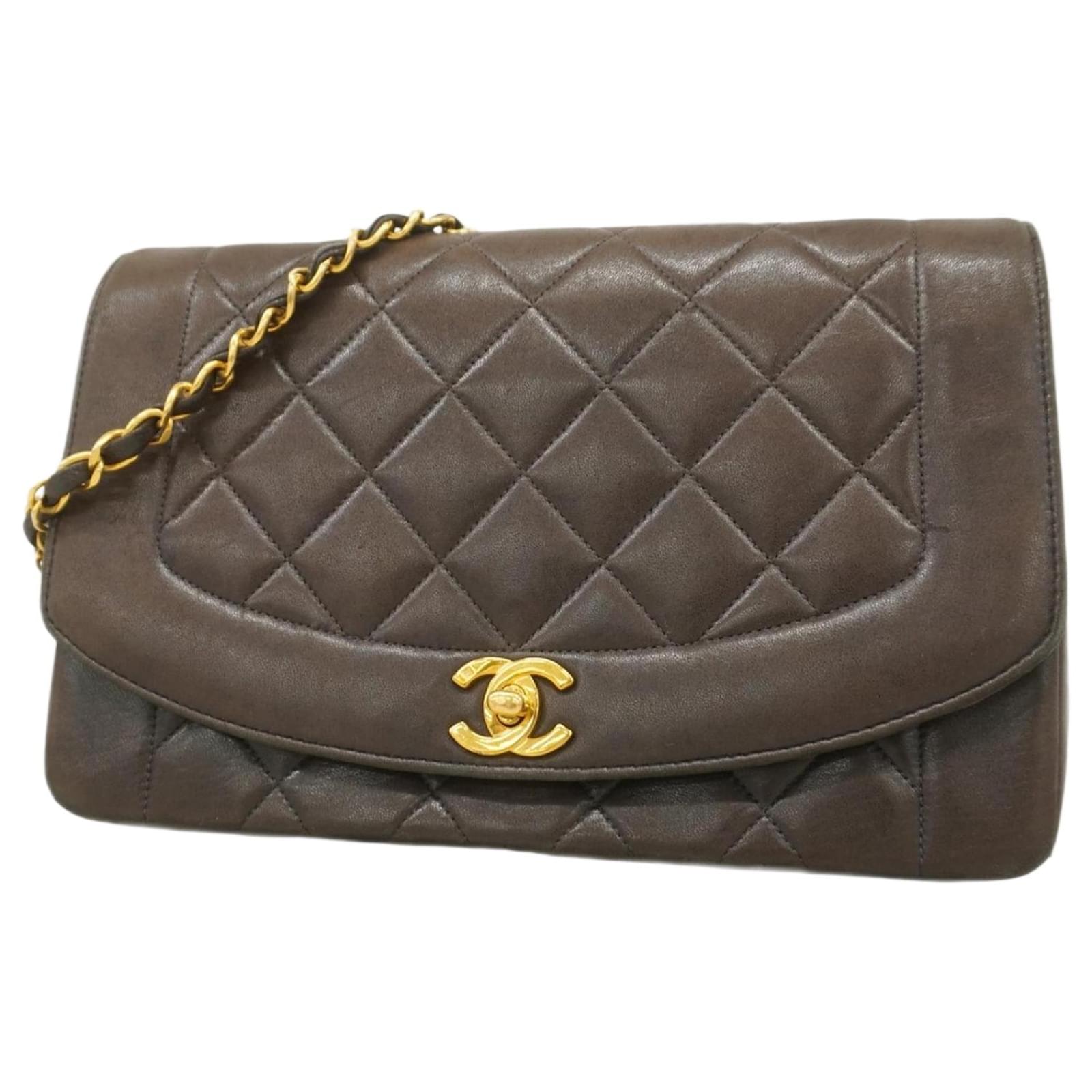 Chanel Shoulder Bag Diana Chain in Black Lambskin Leather  ref.2268808