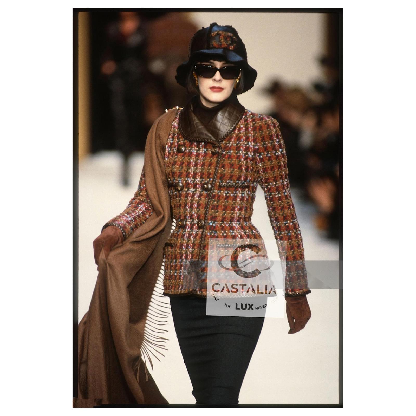Chanel Rarefied 1993 Supermodel Style Brown Tweed Jacket Multiple