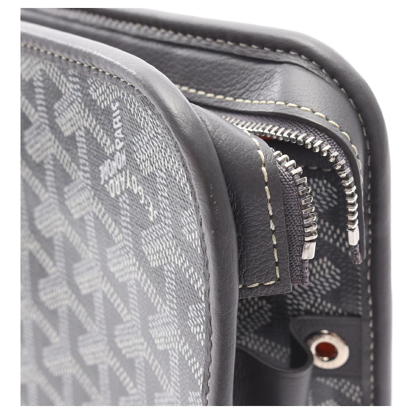 Goyard Juvance MM Clutch aus beschichtetem Canvas Grau Leinwand