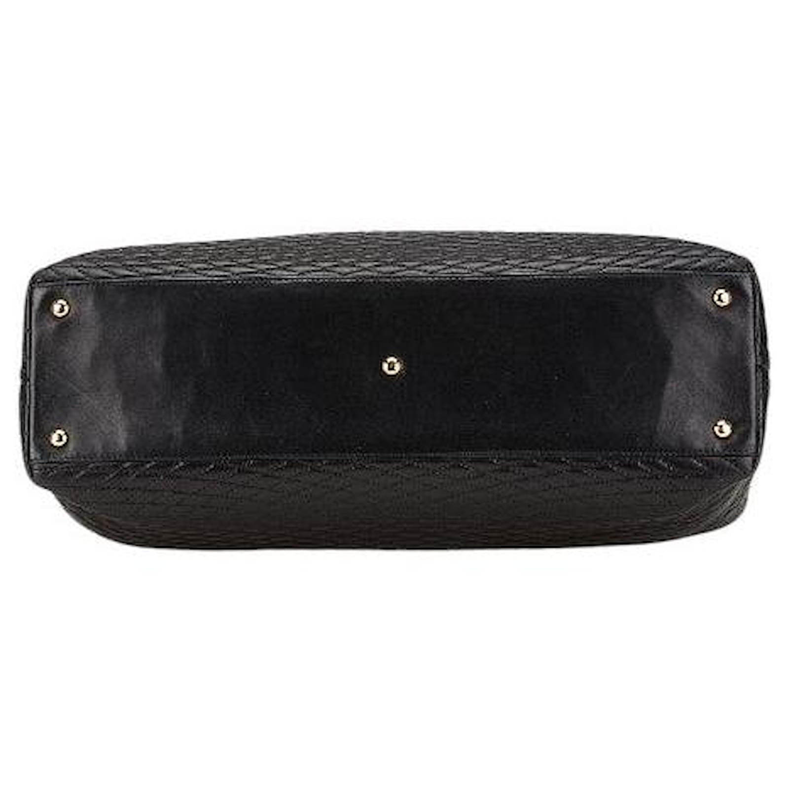 Bally Leather Quilting Shoulder Bag Black ref.2281447 - Joli Closet