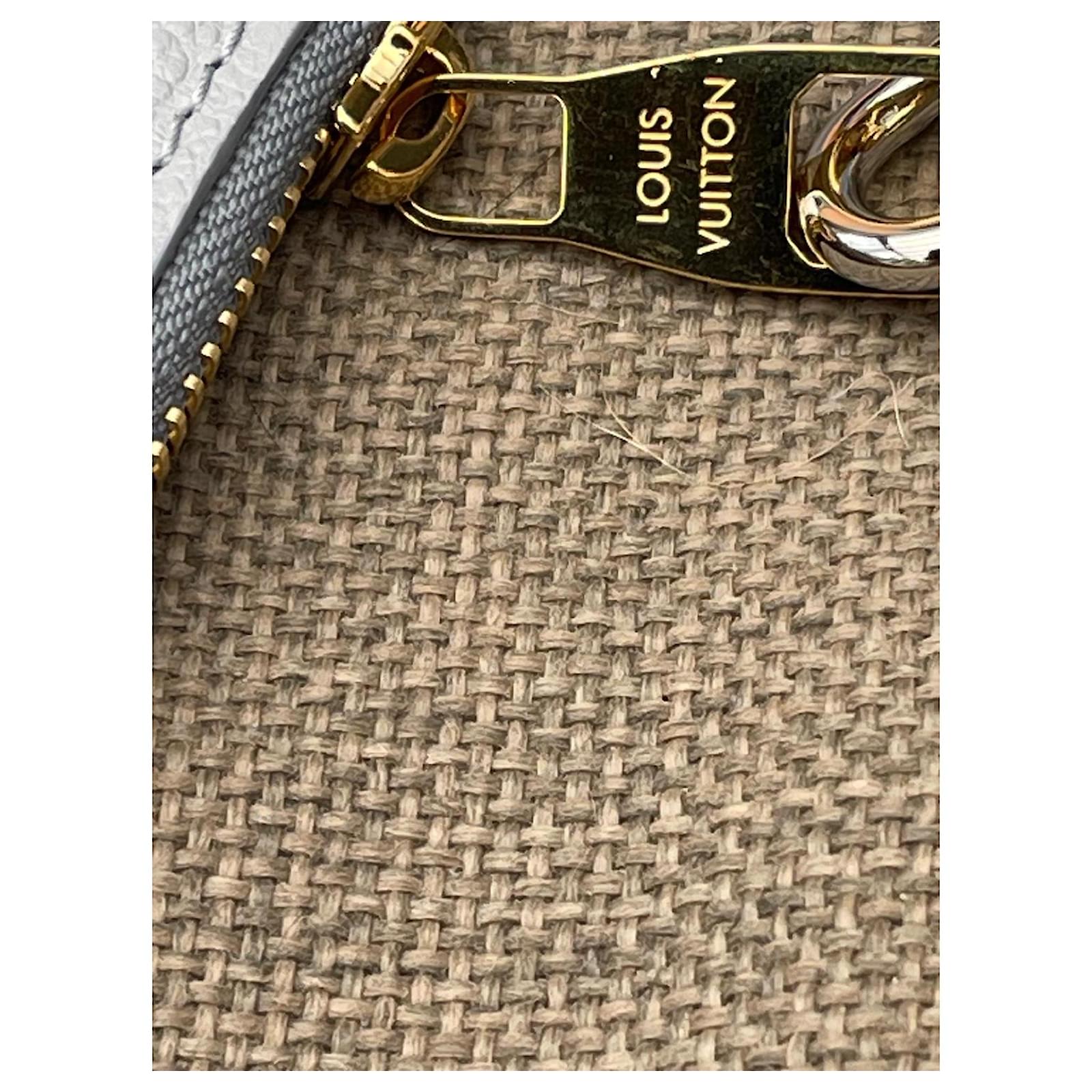 Louis Vuitton Clutch bags Blue Leather  ref.2287651