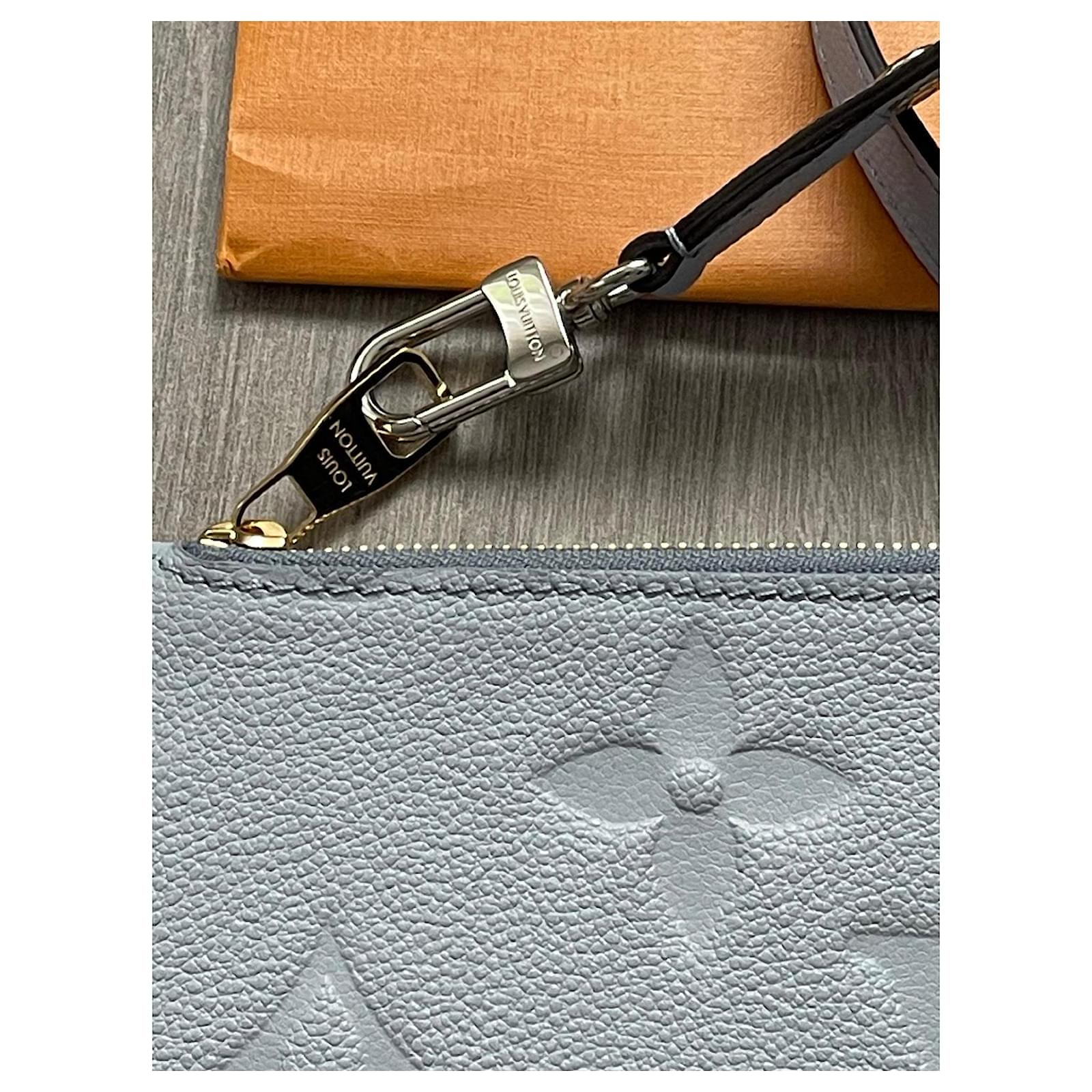 Louis Vuitton Clutch bags Blue Leather  ref.2287651