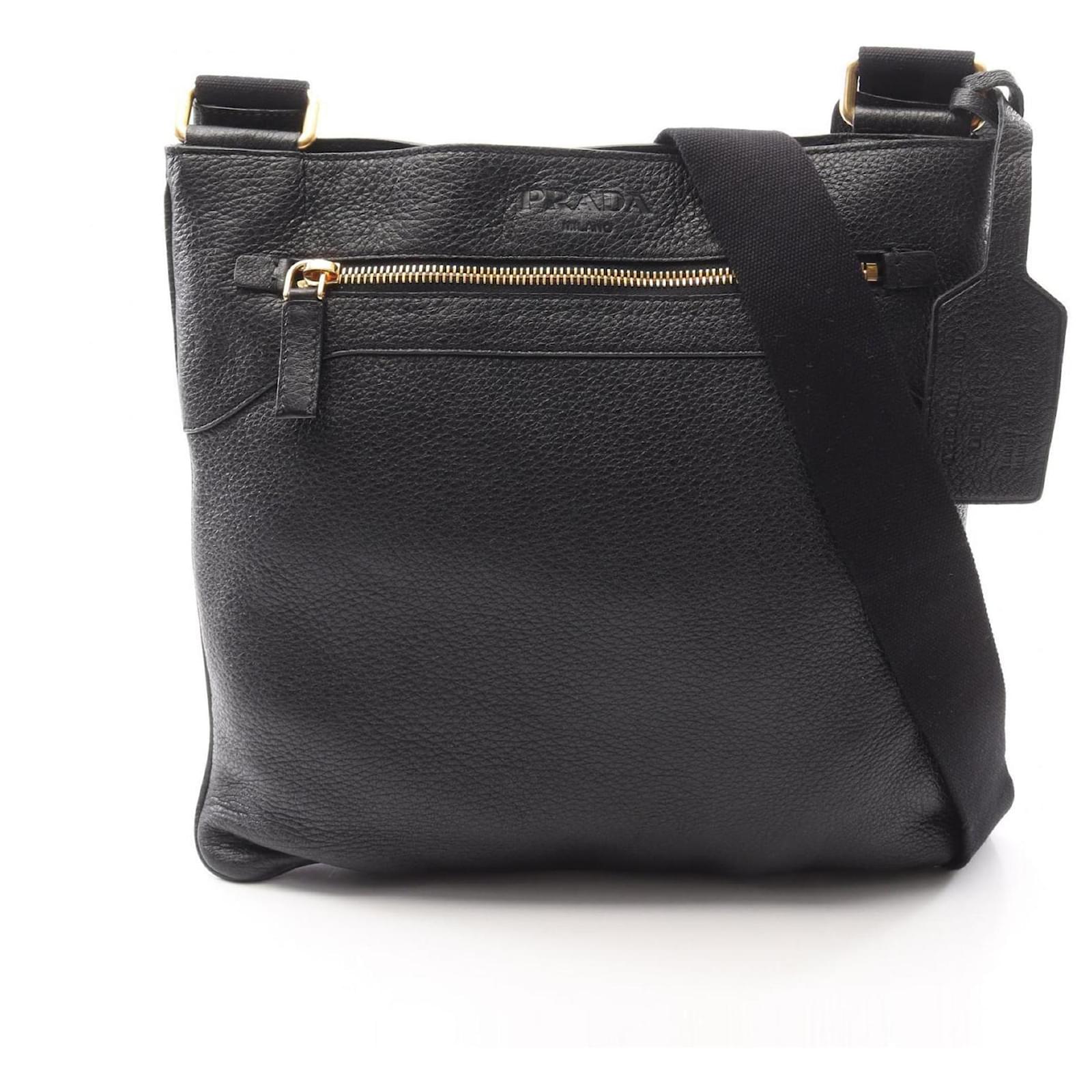 Prada Black Leather Shoulder Bag ref.2292986 - Joli Closet
