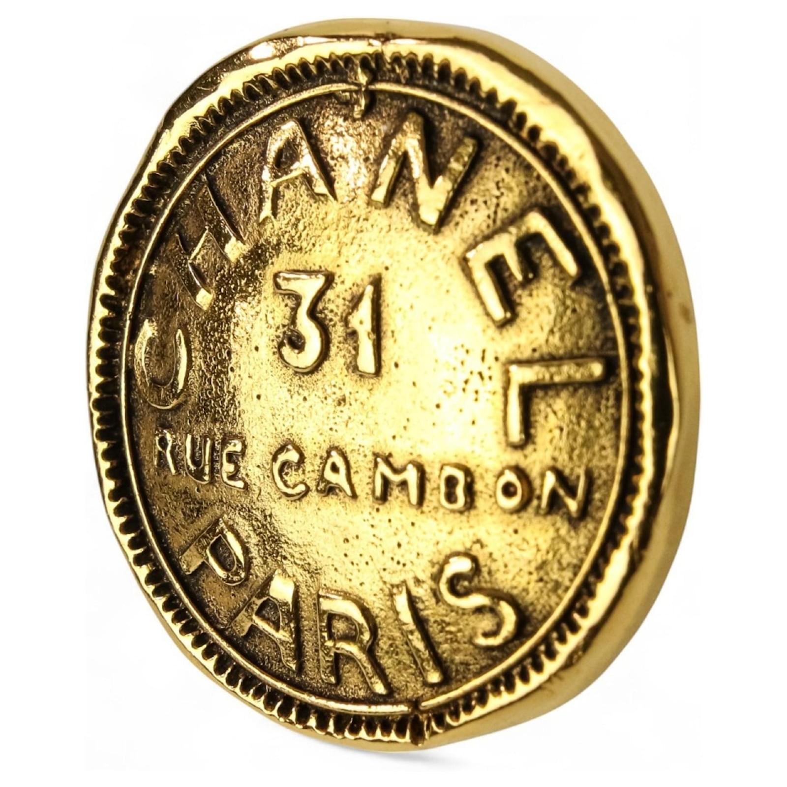 Chanel Vintage 31 Rue Cambon Logo Round Brooch Golden ref