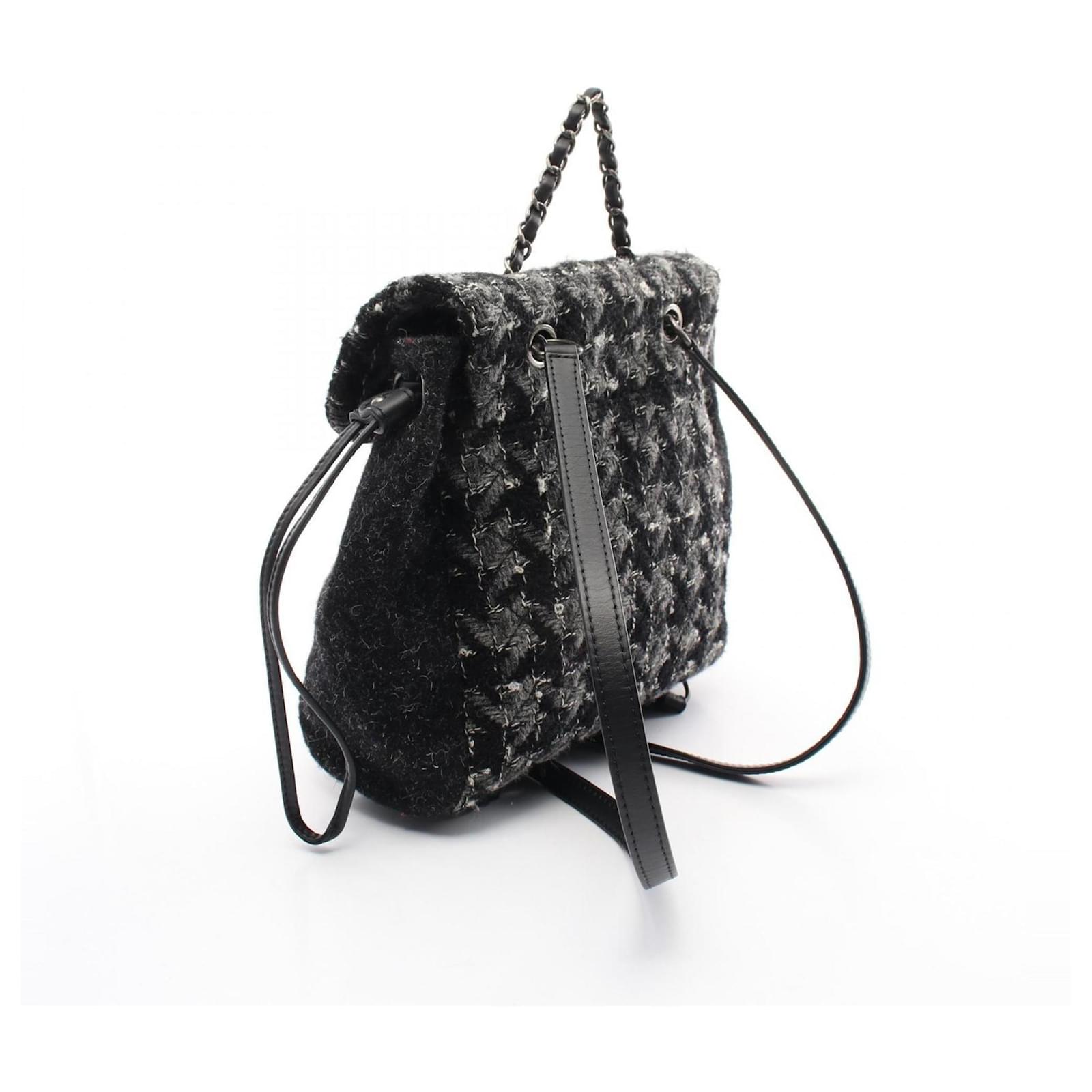 【超希少】CHANEL Coco Mark Boa Chain Backpack 超希少】CHANEL Coco Mark Boa Chain Backpack