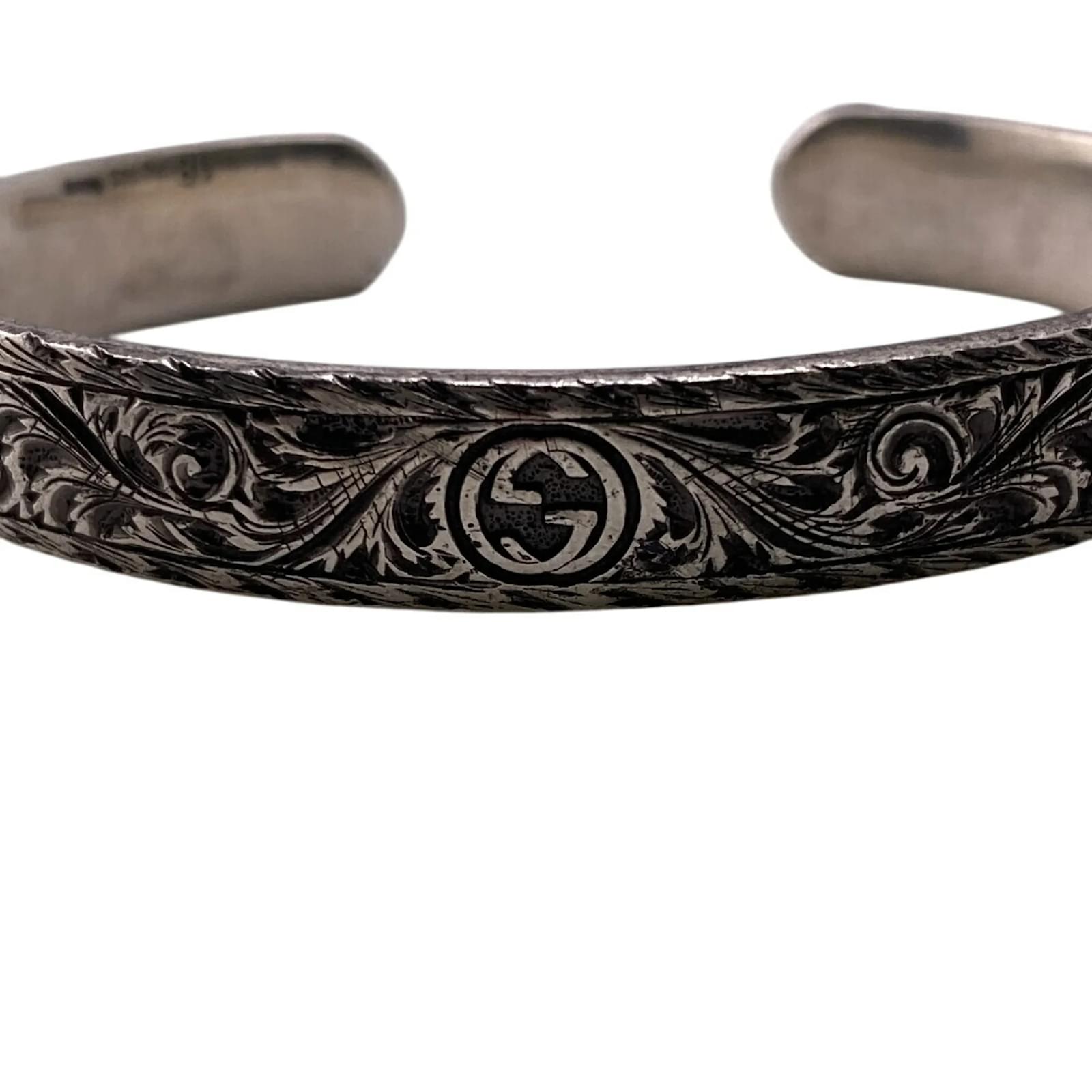 GUCCI Tiger Head Interlocking Arabesque Bracelet Silvery Silver