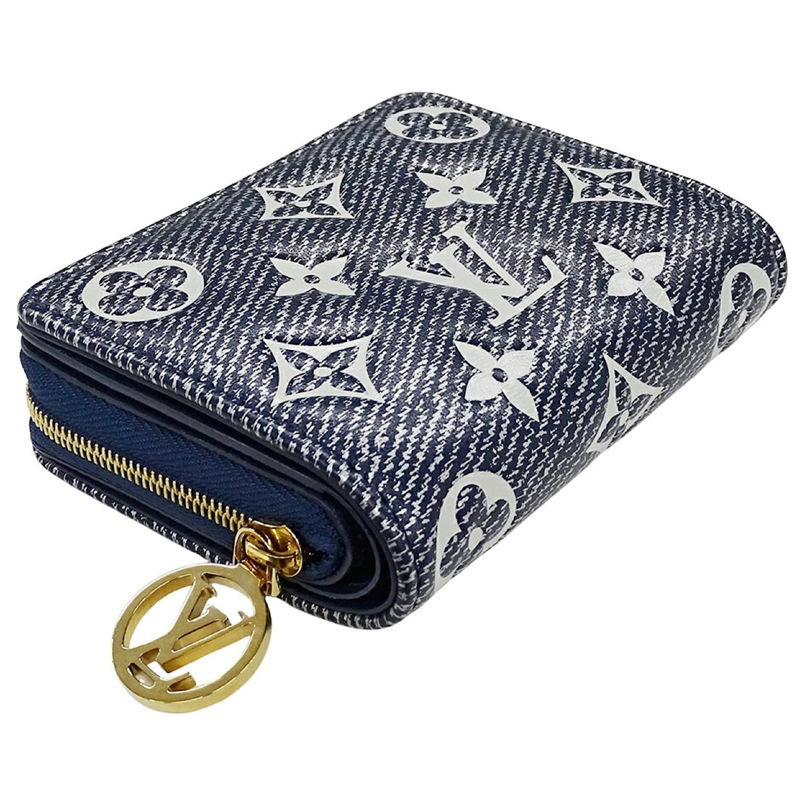 Louis Vuitton Navy Lamb Leather Bi-Fold Wallet Navy blue  ref.2355882