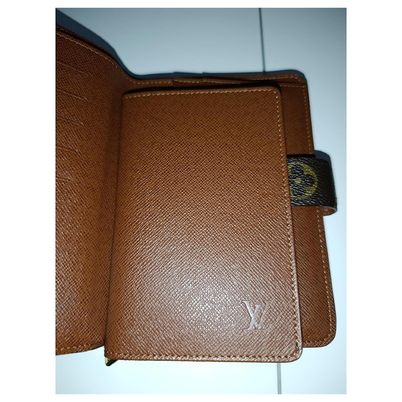 Bedford Louis Vuitton Bi-Fold Wallet Dark brown Patent leather  ref.2364541