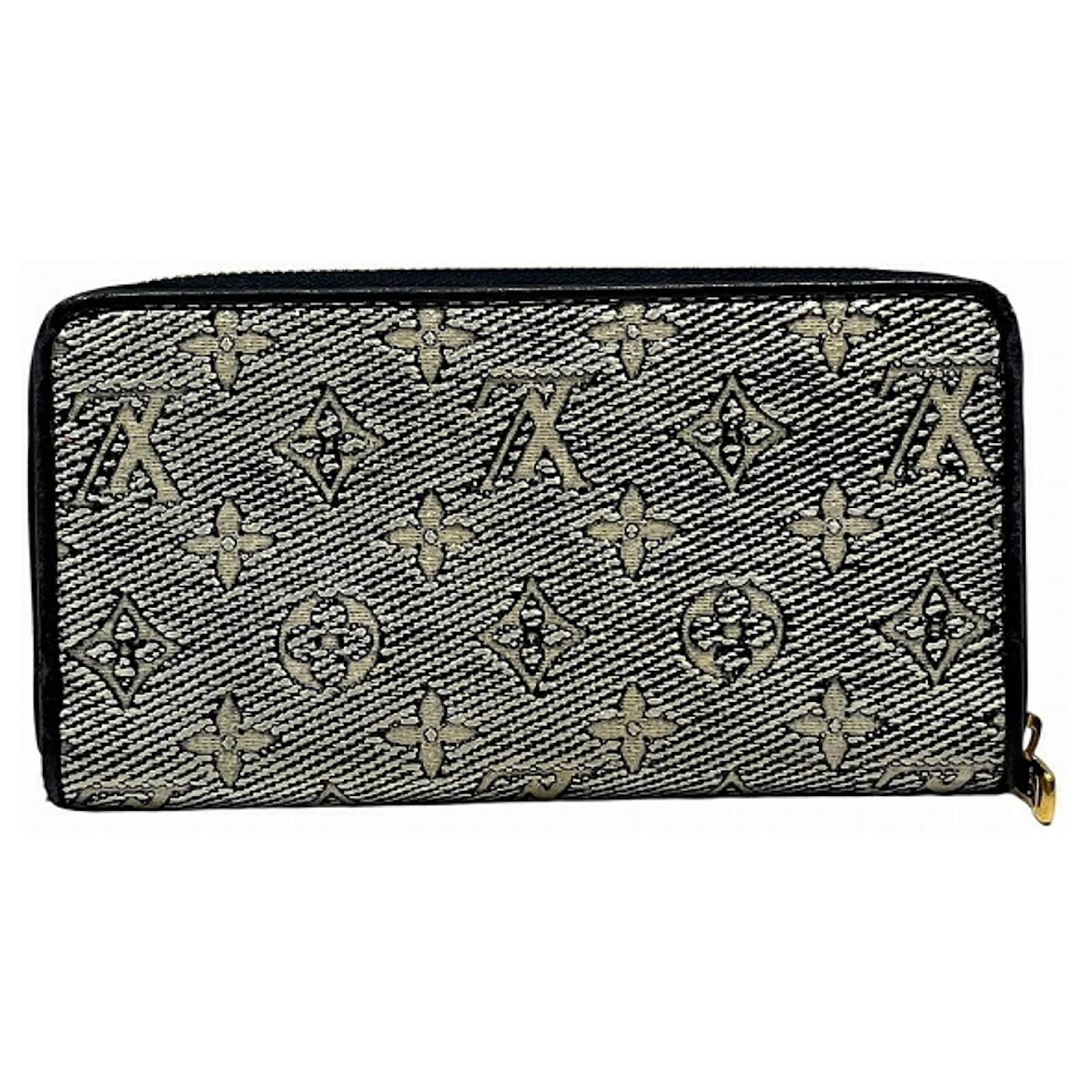 Louis Vuitton Monogram Jacquard Zippy Wallet Silvery Navy blue Patent leather Cloth  ref.2367896