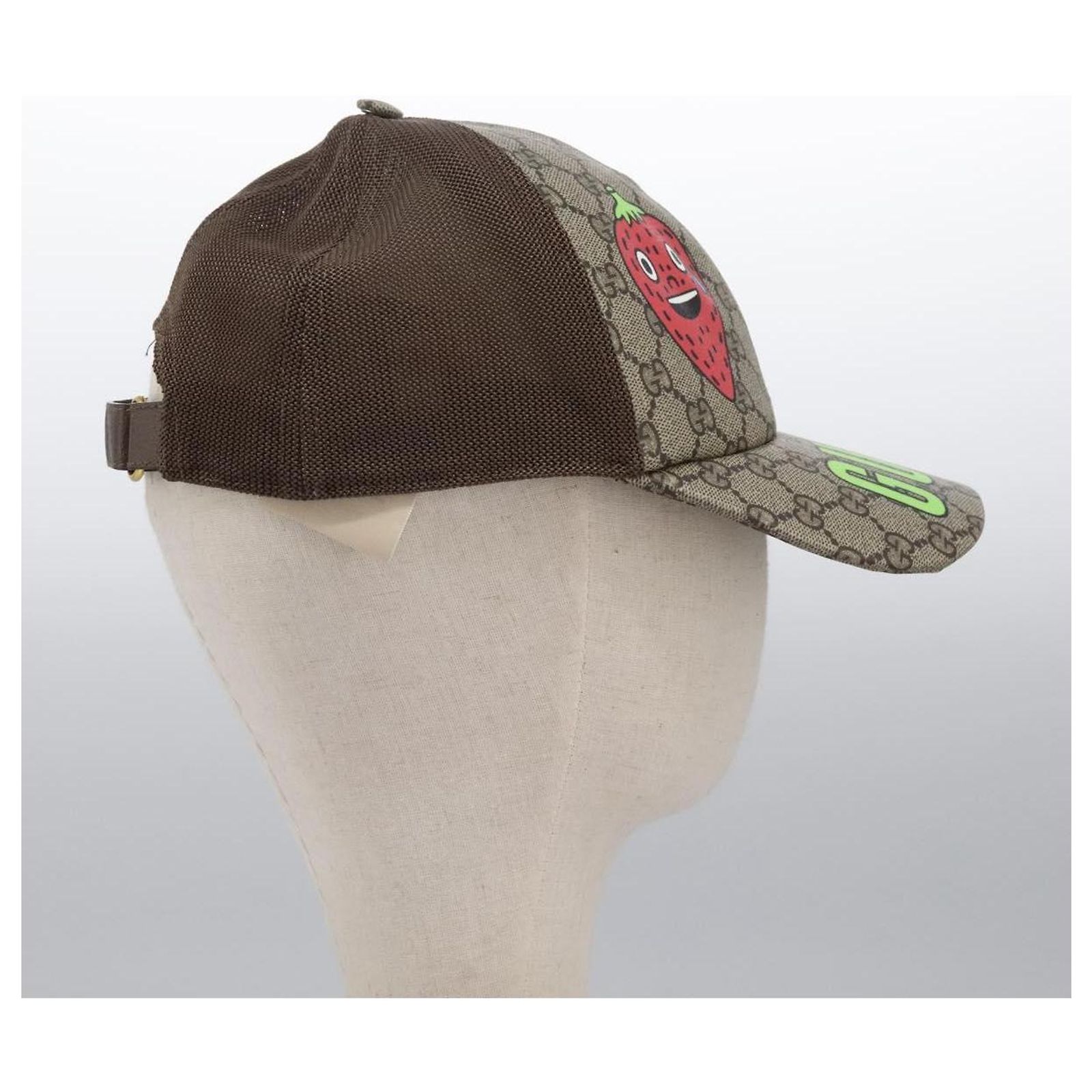 GUCCI GG Supreme Strawberry baseball Cap PVC XL Beige 700665  display picture 2