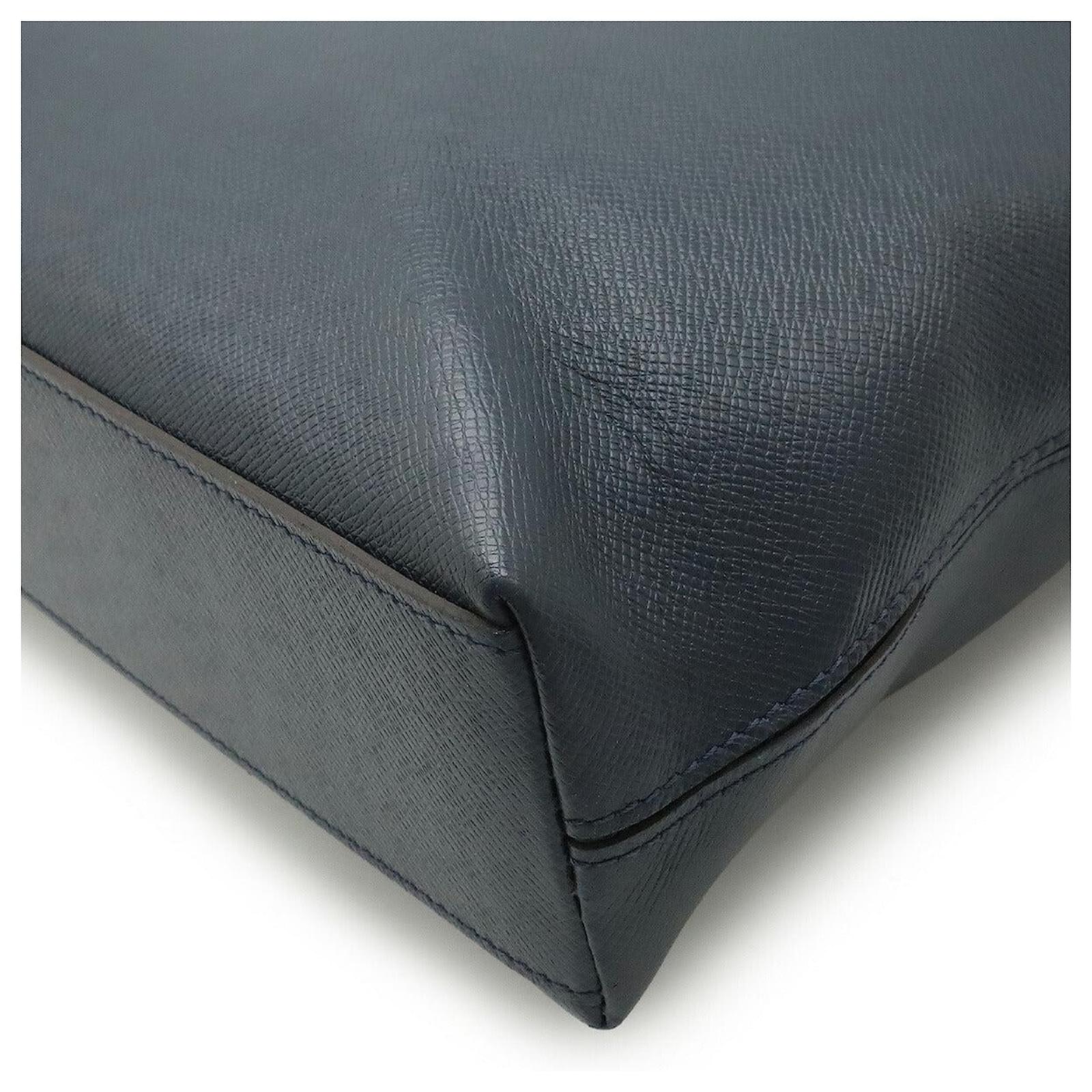 Louis Vuitton Taiga Anton Tote Bag Blue Leather Pony-style calfskin ref.2397418