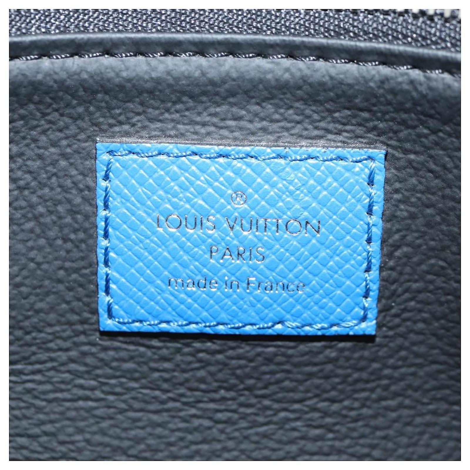 LOUIS VUITTON Tiger Lama Monogram Dopp Kit Clutch Bag Blue M30849 Auth 130475M Leather ref.2399238