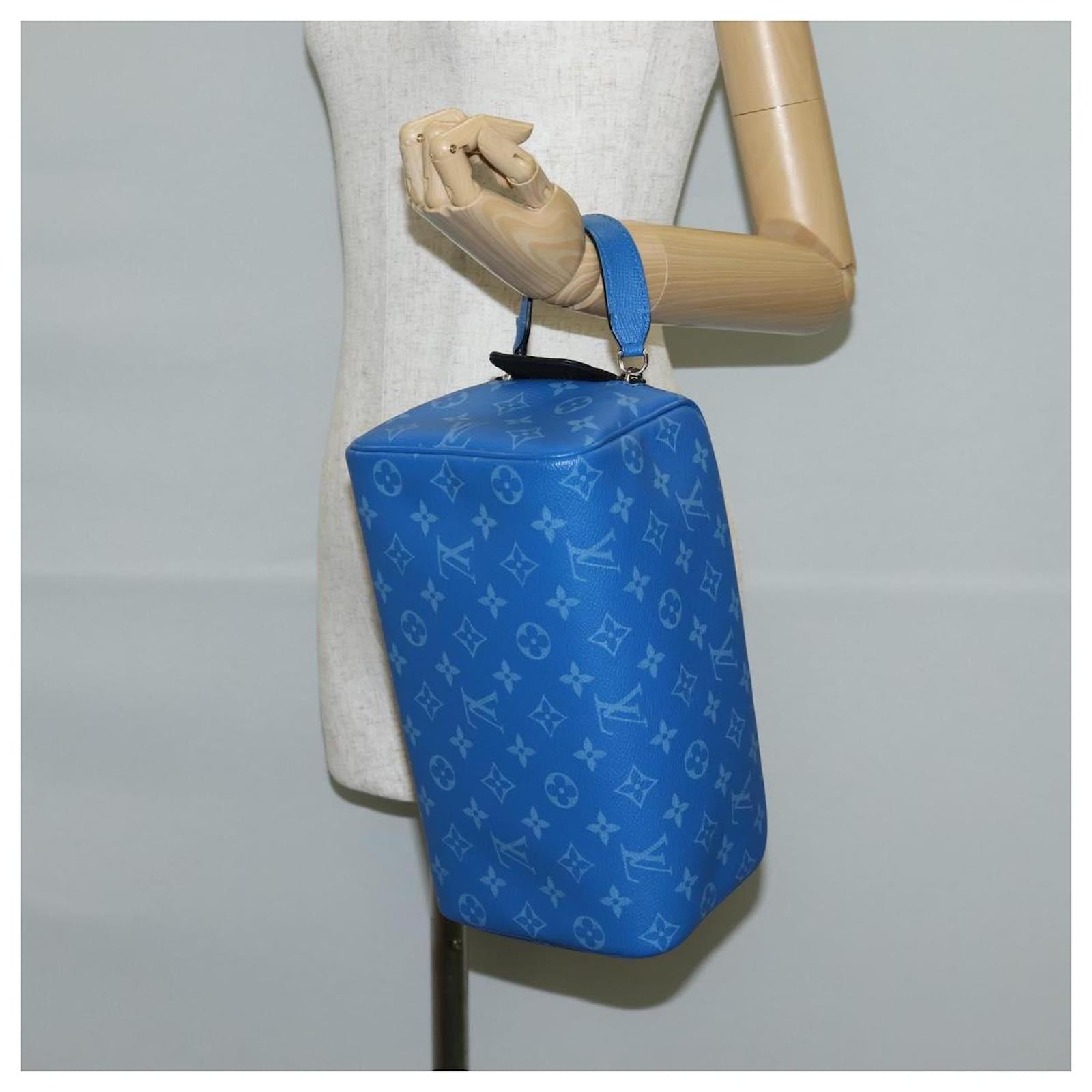 LOUIS VUITTON Tiger Lama Monogram Dopp Kit Clutch Bag Blue M30849 Auth 130475M Leather ref.2399238