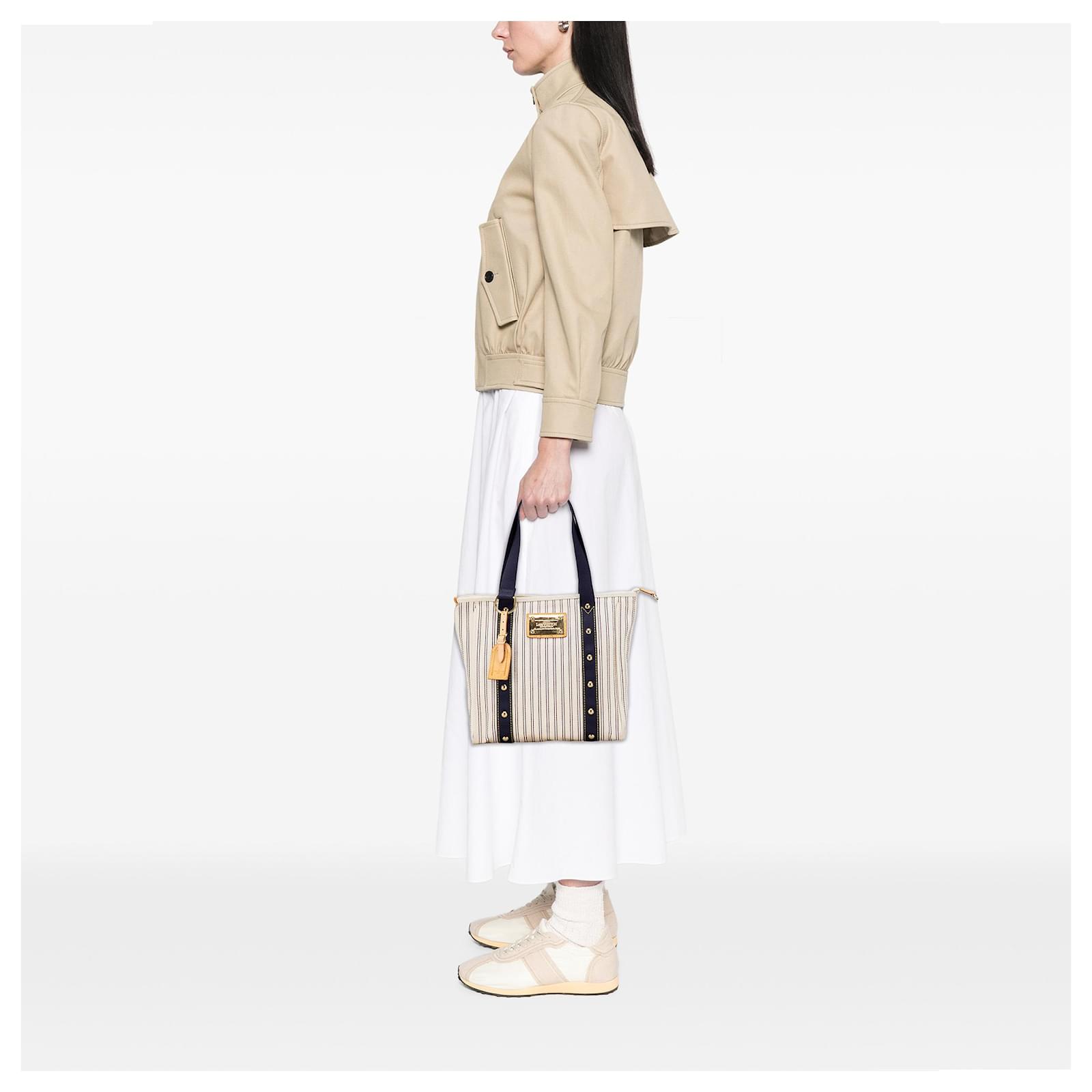 Louis Vuitton White Antigua Cabas MM Navy blue Cloth Cloth ref.2399773