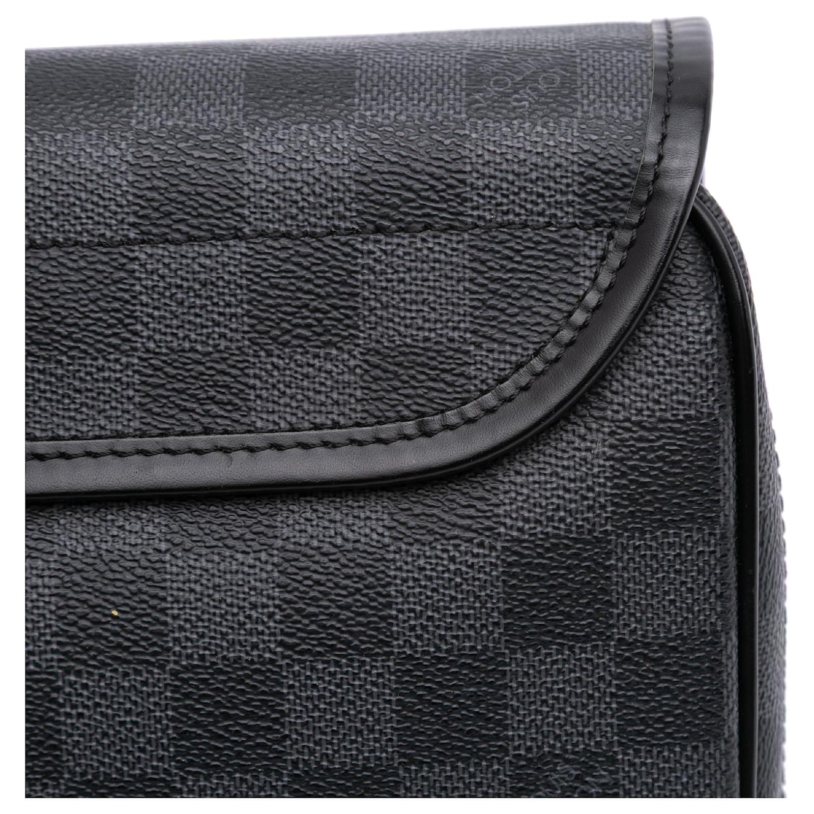 Louis Vuitton Black Damier Graphite Hanging Toiletry Kit Pouch Cloth  ref.2400747