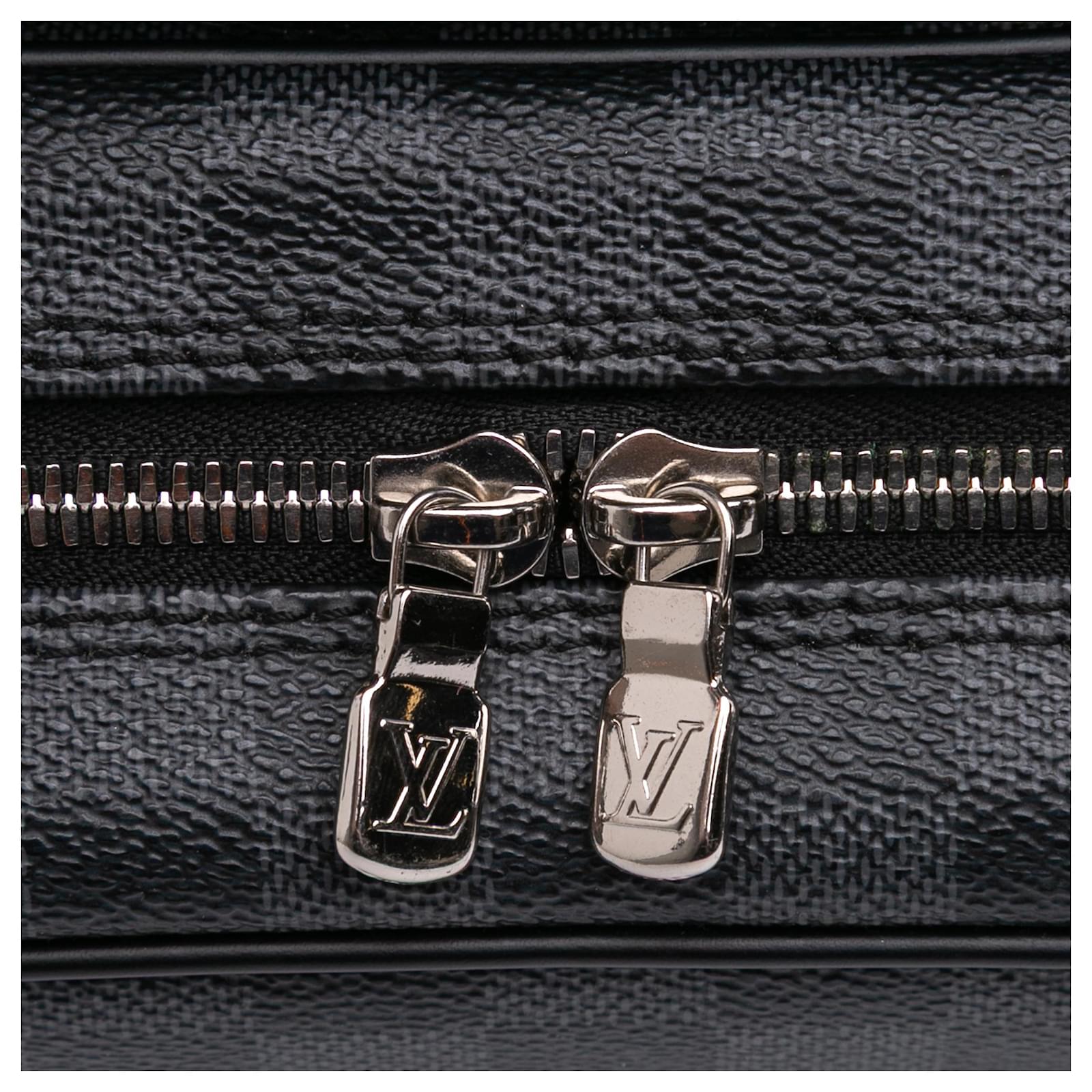 Louis Vuitton Black Damier Graphite Hanging Toiletry Kit Pouch Cloth  ref.2400747