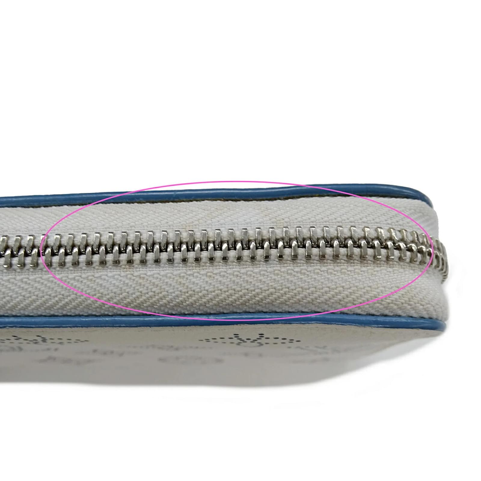 Louis Vuitton Mahina Women's Zippy Wallet Blue Leather  ref.2401566