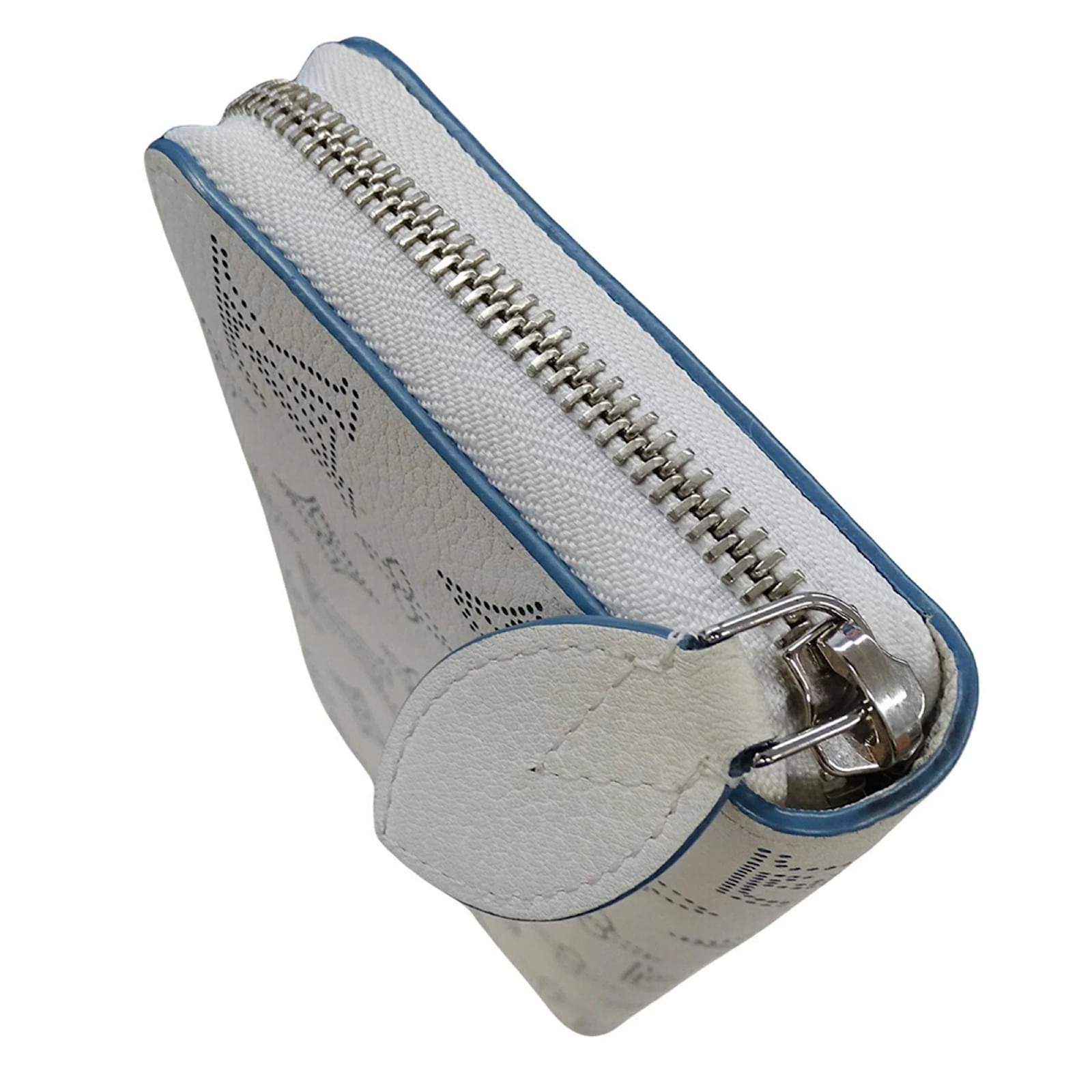 Louis Vuitton Mahina Women's Zippy Wallet Blue Leather  ref.2401566