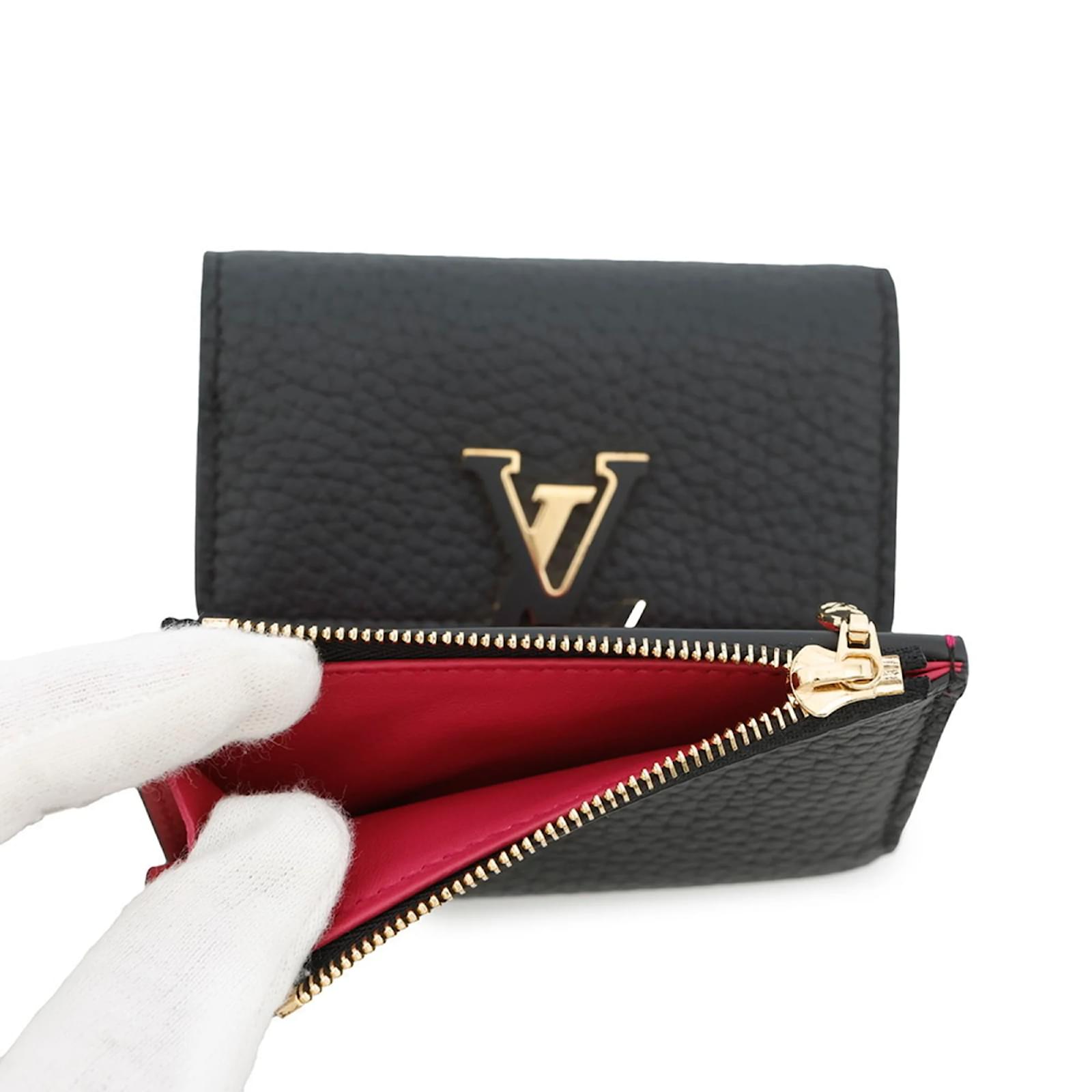 Capucines Louis Vuitton Taurillon Leather Wallet Black  ref.2403064