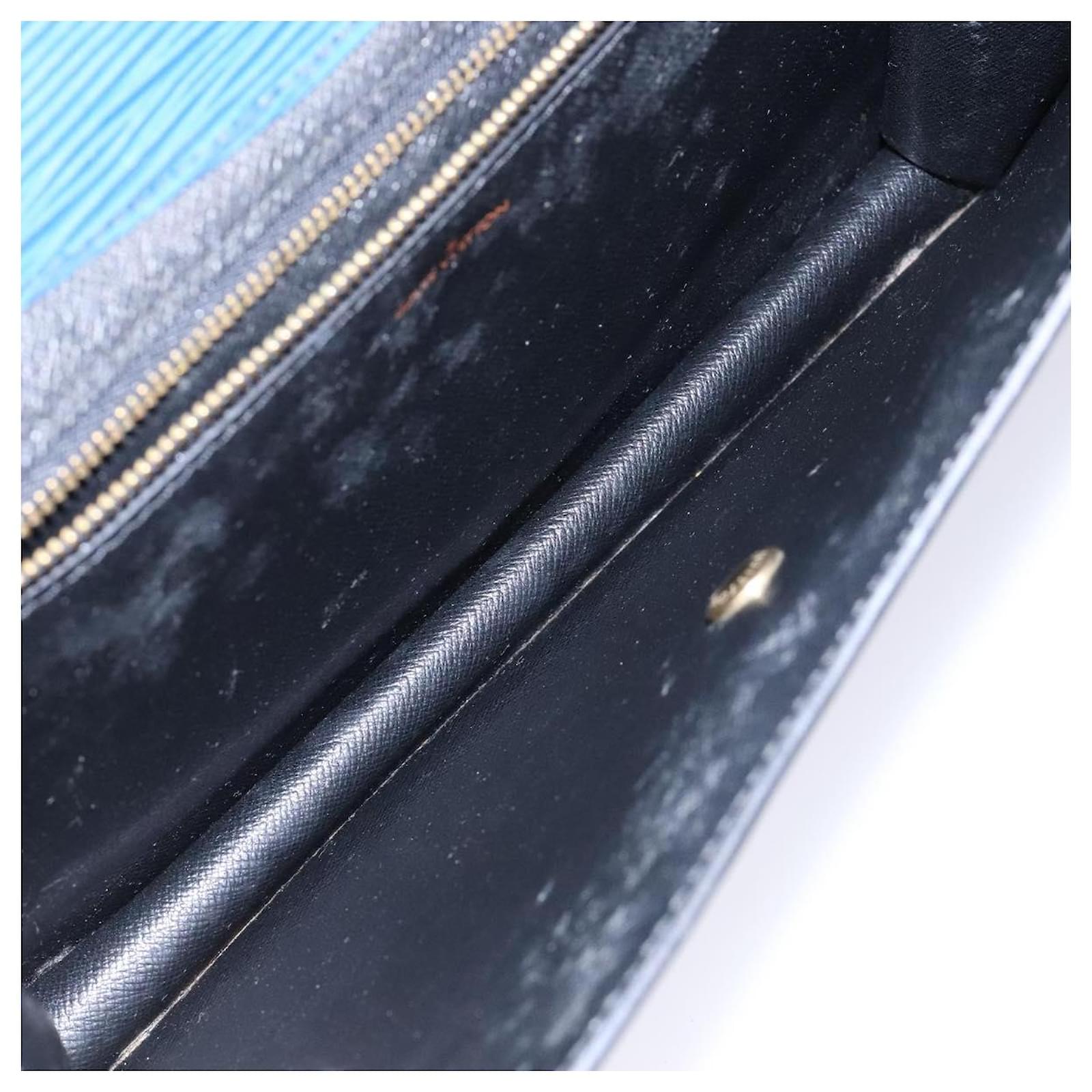 LOUIS VUITTON Epi Montaigne 27 Clutch Bag Blue M52655 LV Auth 135873 Leather ref.2404658