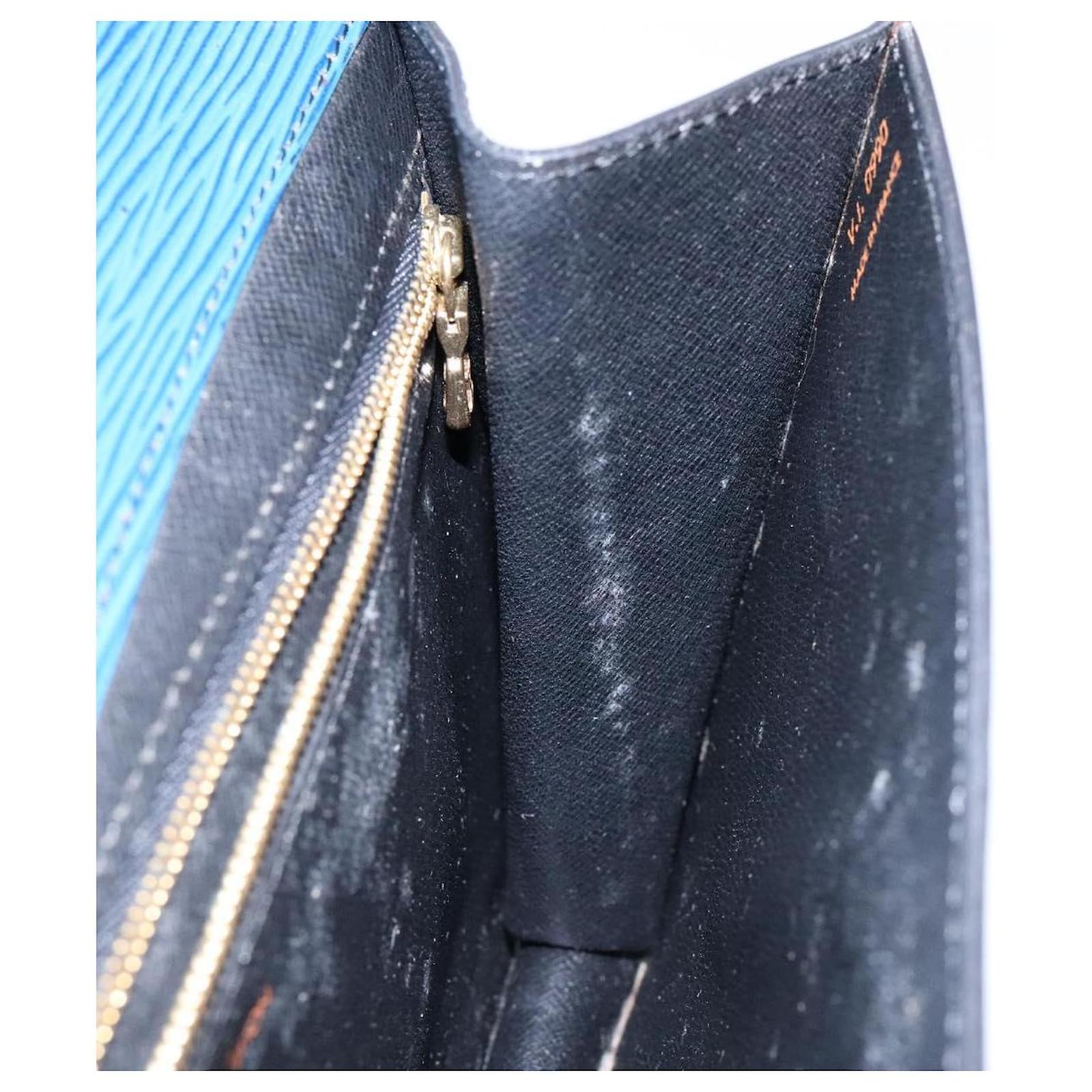 LOUIS VUITTON Epi Montaigne 27 Clutch Bag Blue M52655 LV Auth 135873 Leather ref.2404658