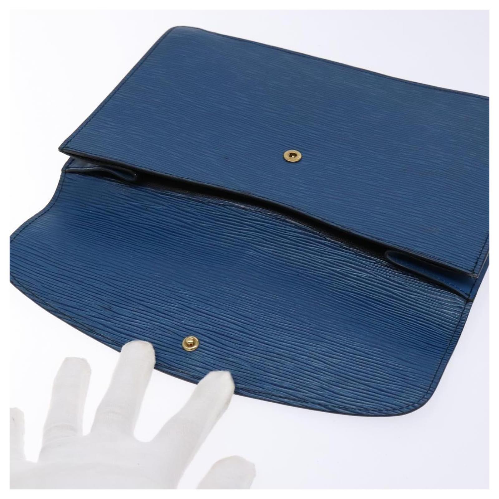 LOUIS VUITTON Epi Montaigne 27 Clutch Bag Blue M52655 LV Auth 135873 Leather ref.2404658