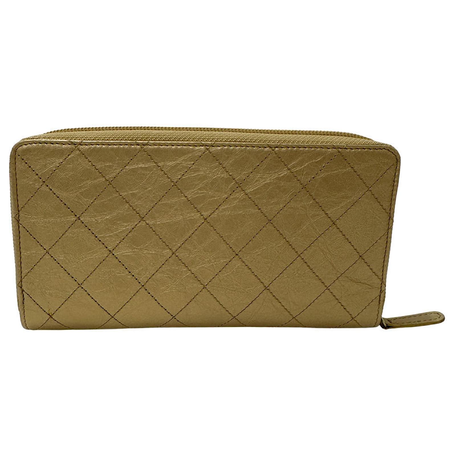 Chanel Coco Mark Golden Leather ref.2415825 - Joli Closet
