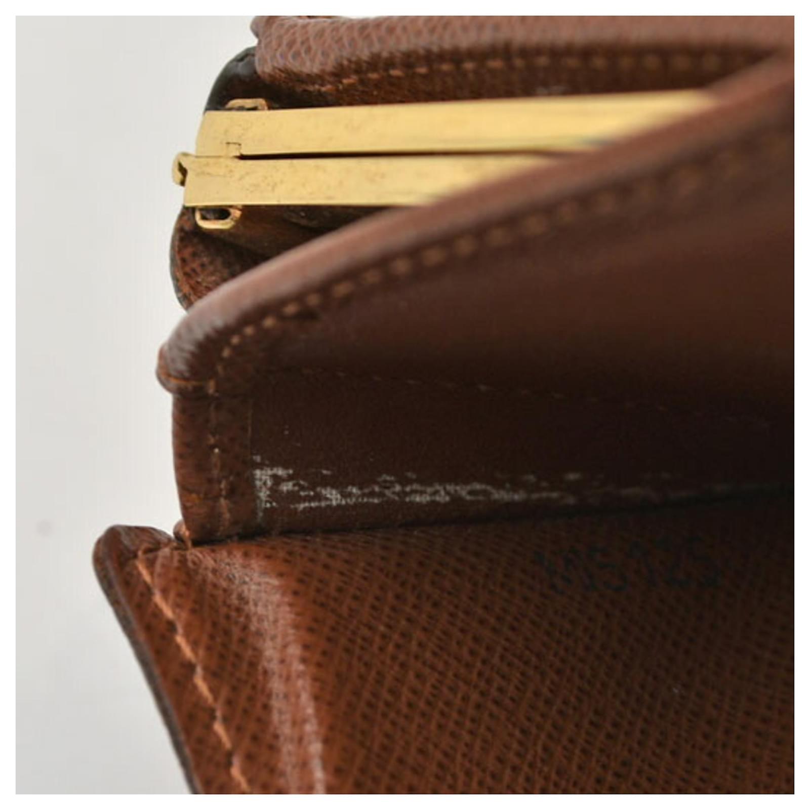 Louis Vuitton Monogram Bi-Fold Wallet Brown Patent leather  ref.2416001