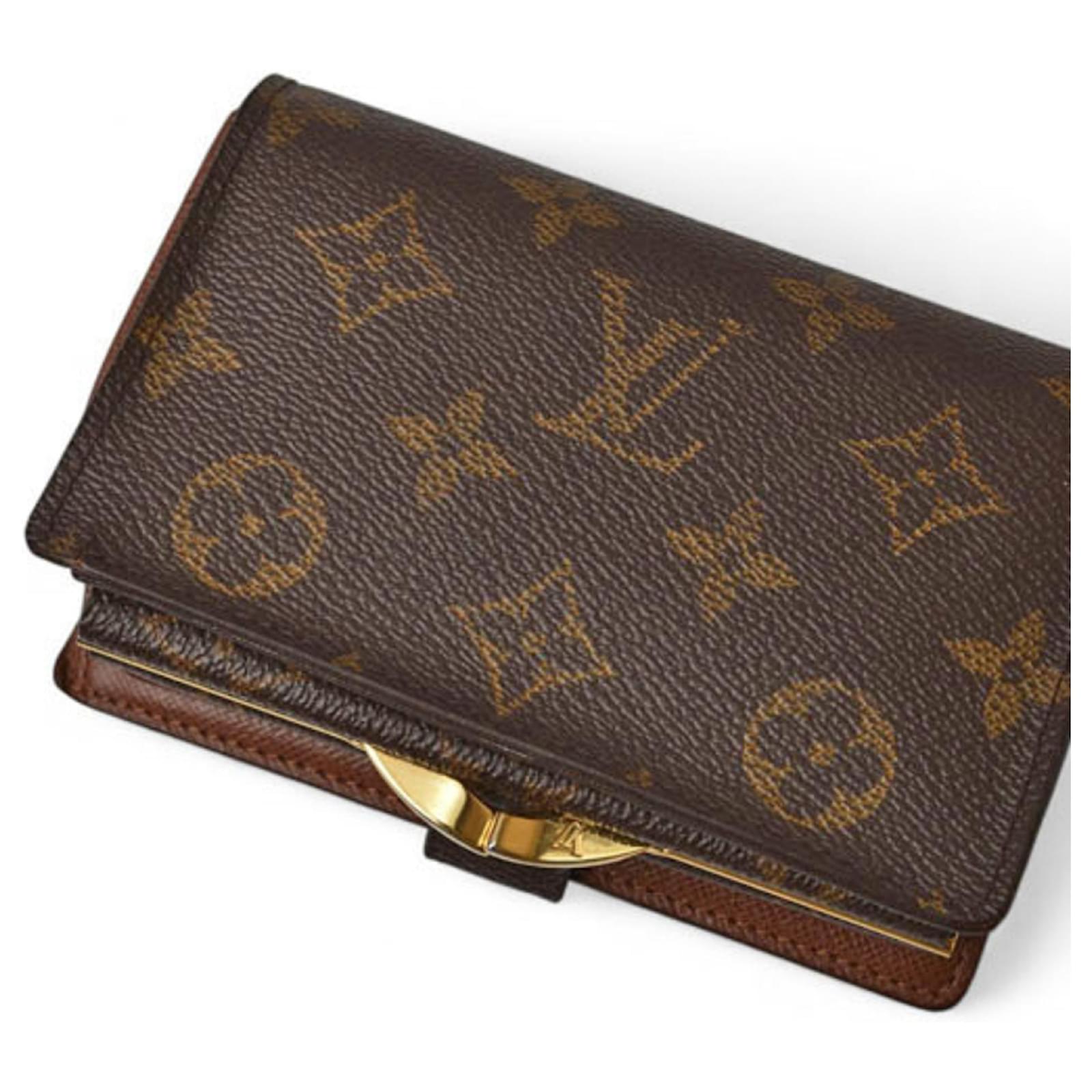 Louis Vuitton Monogram Bi-Fold Wallet Brown Patent leather  ref.2416001