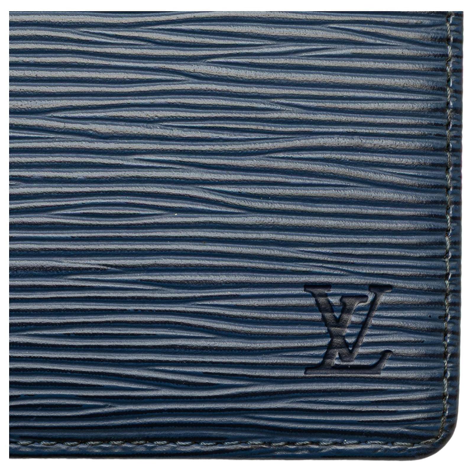 Louis Vuitton Blue Epi Bifold Wallet Leather  ref.2417154