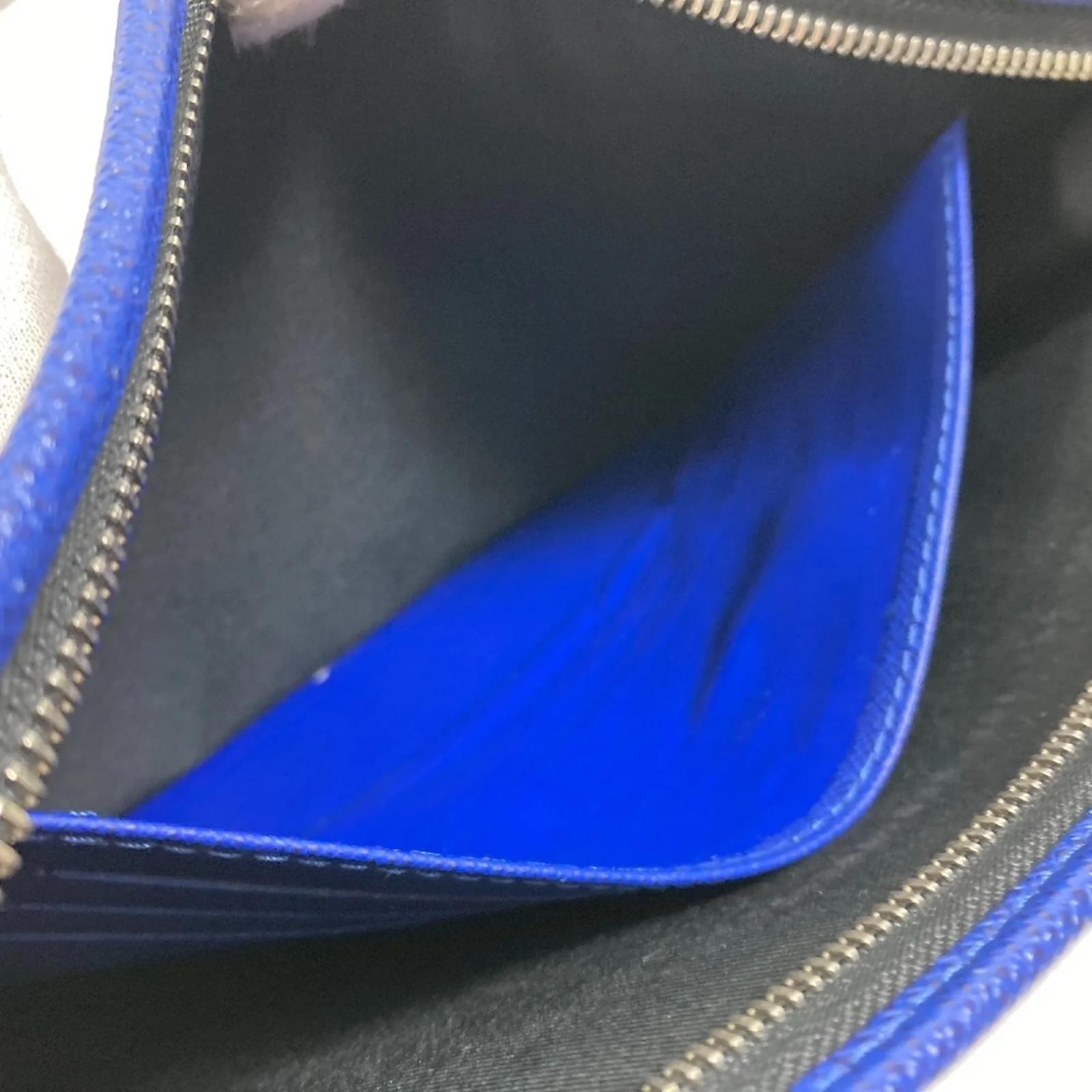 Louis Vuitton Taiga Pochette Voyage MM Pouch Blue Leather ref.2421132