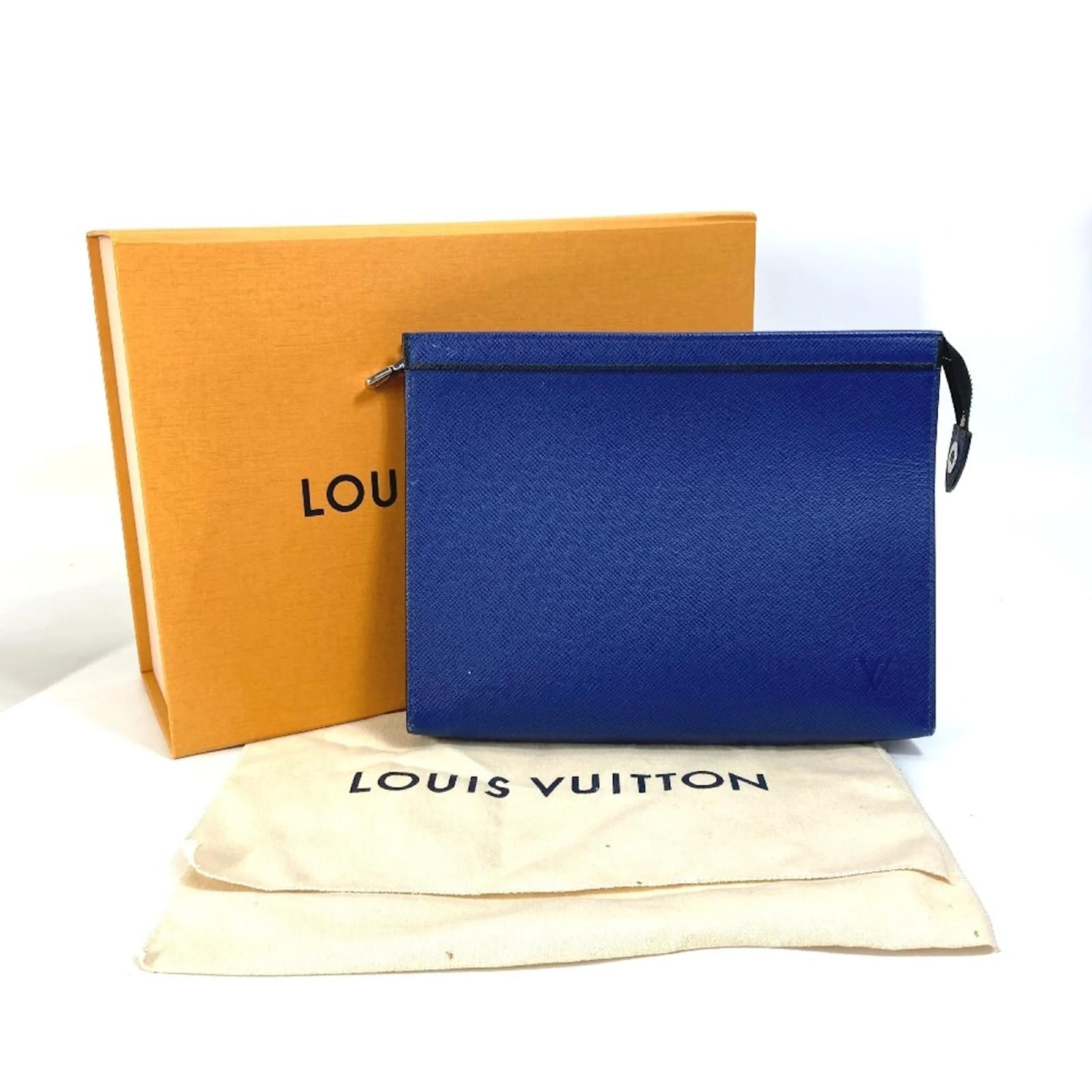 Louis Vuitton Taiga Pochette Voyage MM Pouch Blue Leather ref.2421132