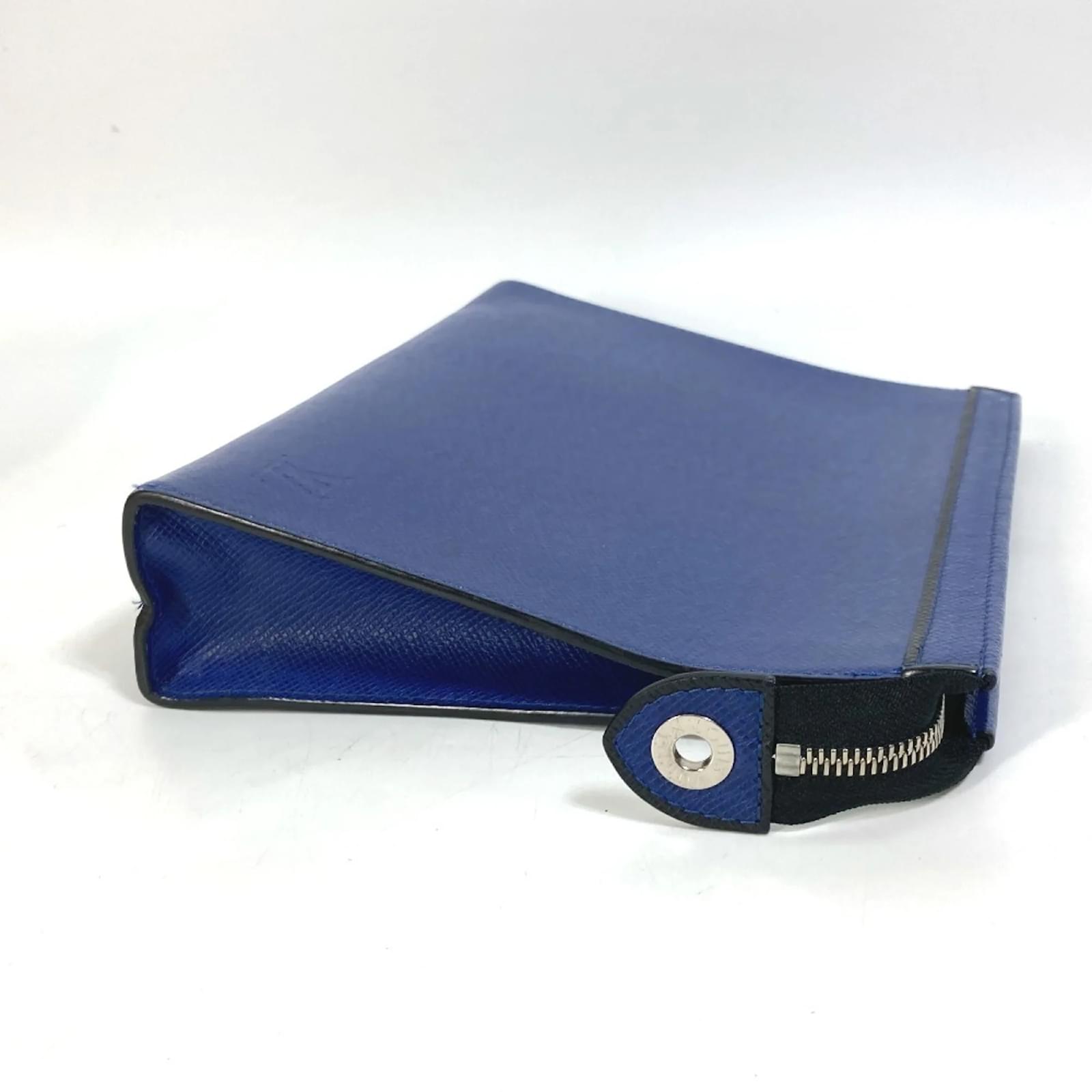 Louis Vuitton Taiga Pochette Voyage MM Pouch Blue Leather ref.2421132
