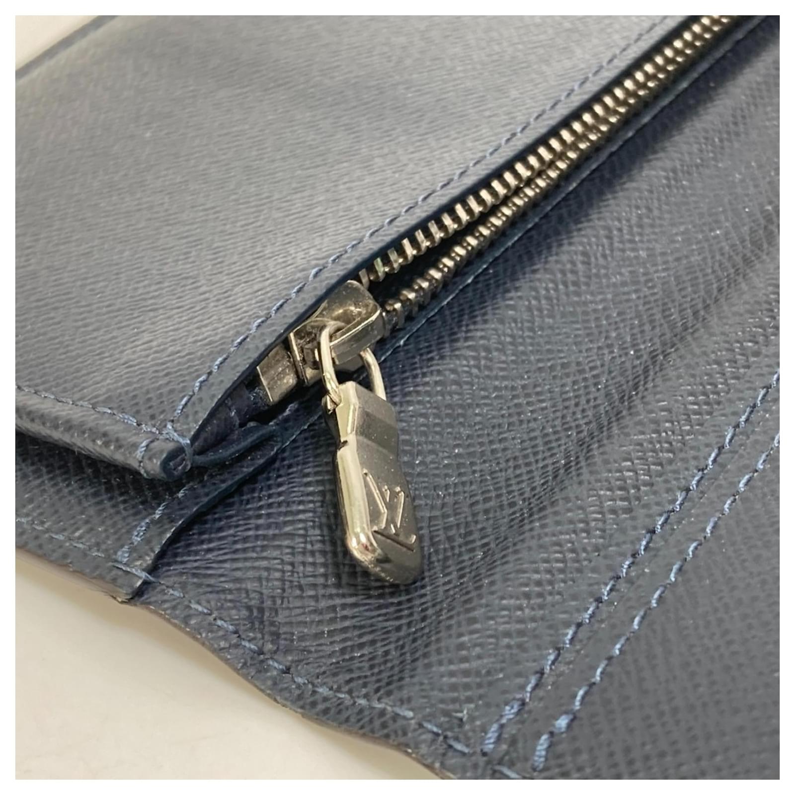 Louis Vuitton Taiga V Portefeuille Brazza NM Bifold Long Wallet Blue Navy blue Leather  ref.2422160