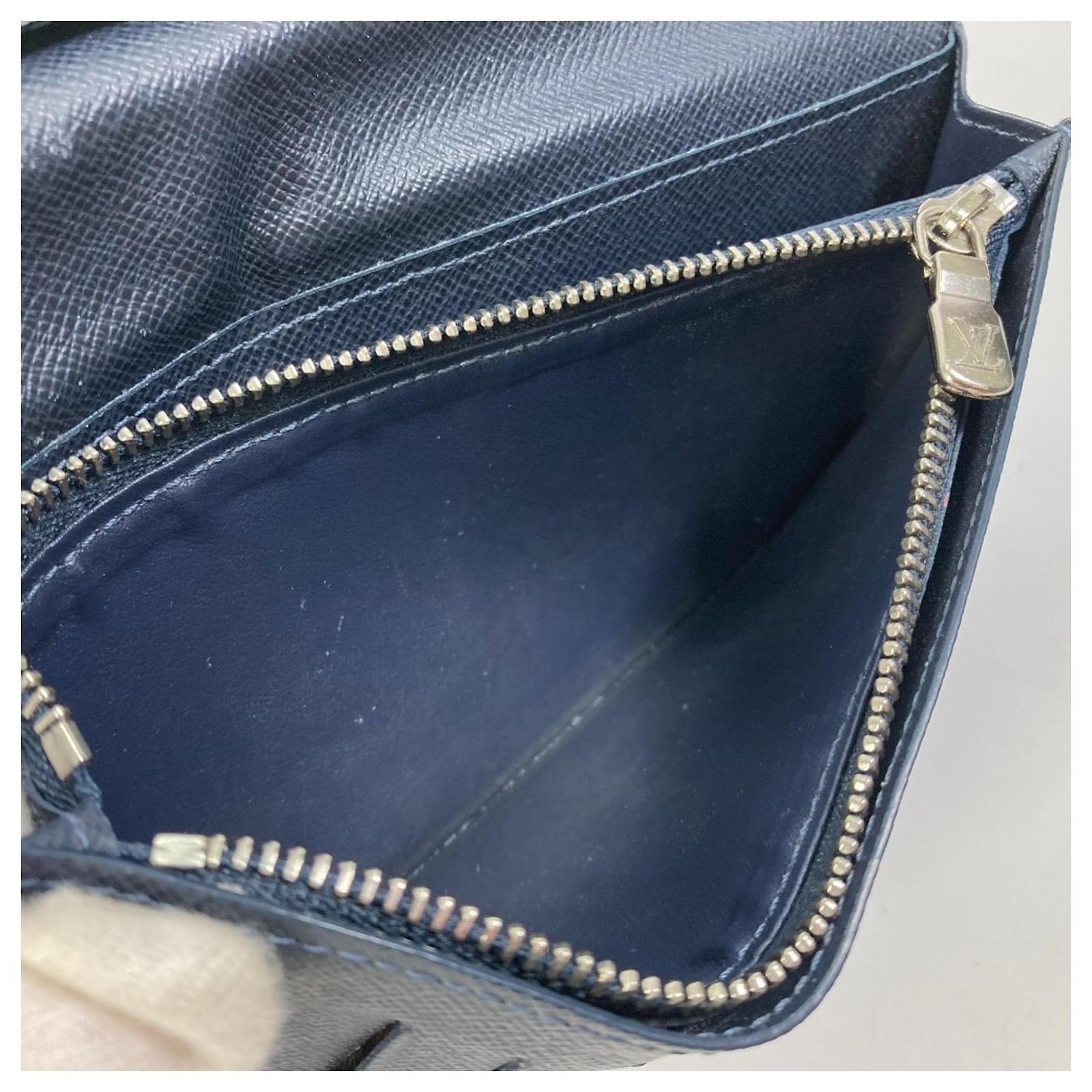 Louis Vuitton Taiga V Portefeuille Brazza NM Bifold Long Wallet Blue Navy blue Leather  ref.2422160