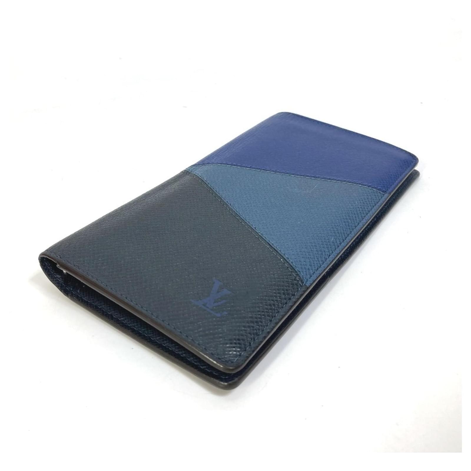 Louis Vuitton Taiga V Portefeuille Brazza NM Bifold Long Wallet Blue Navy blue Leather  ref.2422160