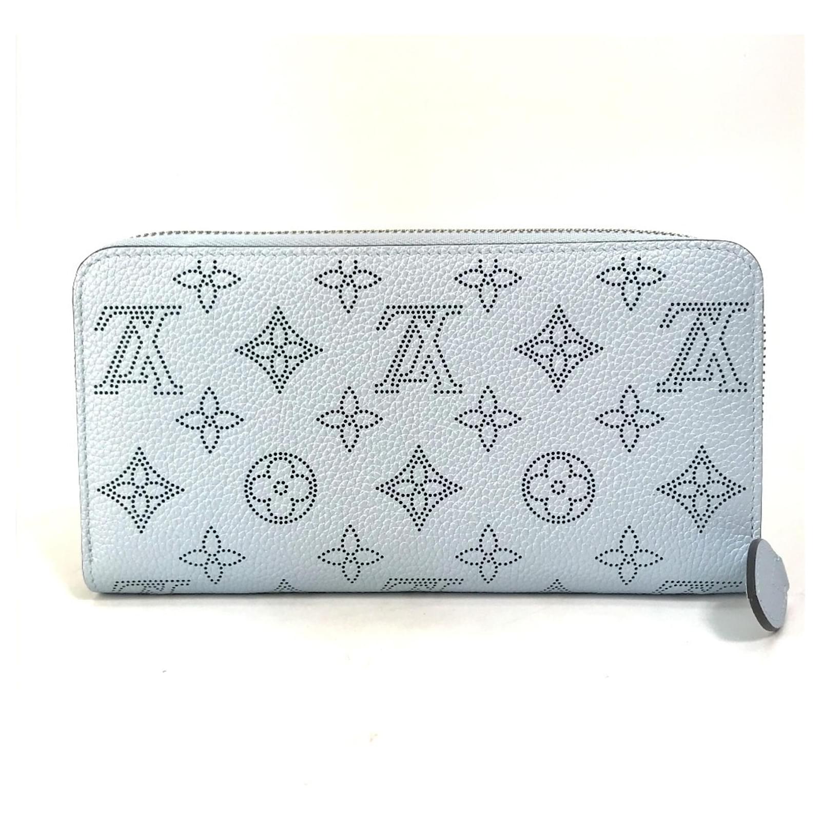 Louis Vuitton Mahina Zippy Wallet Blue Patent leather  ref.2424288