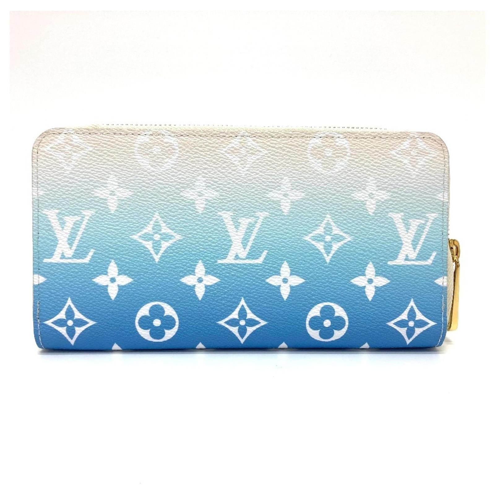 Louis Vuitton Monogram Giant By the Pool Zippy Wallet Blue Patent leather  ref.2424344