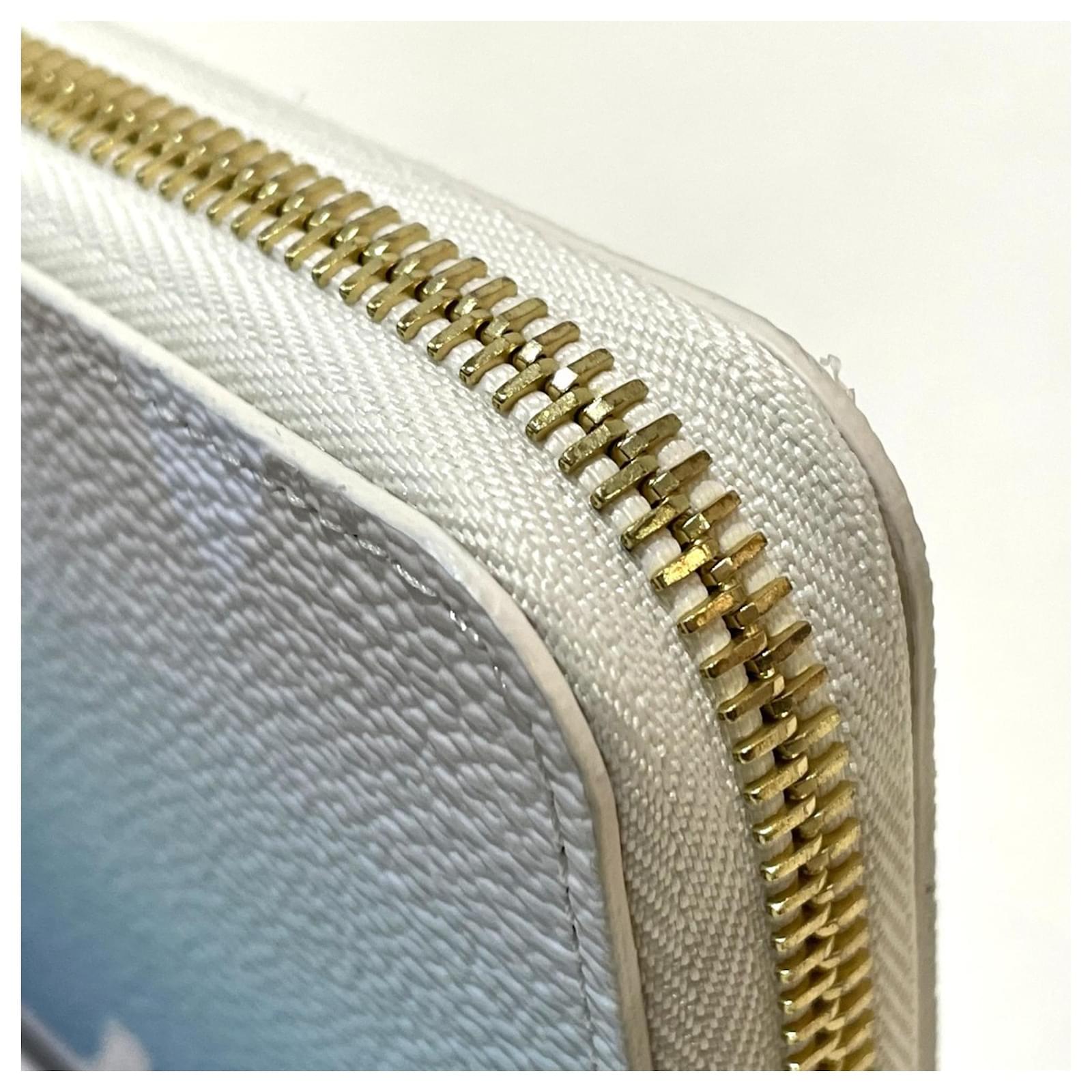 Louis Vuitton Monogram Giant By the Pool Zippy Wallet Blue Patent leather  ref.2424344