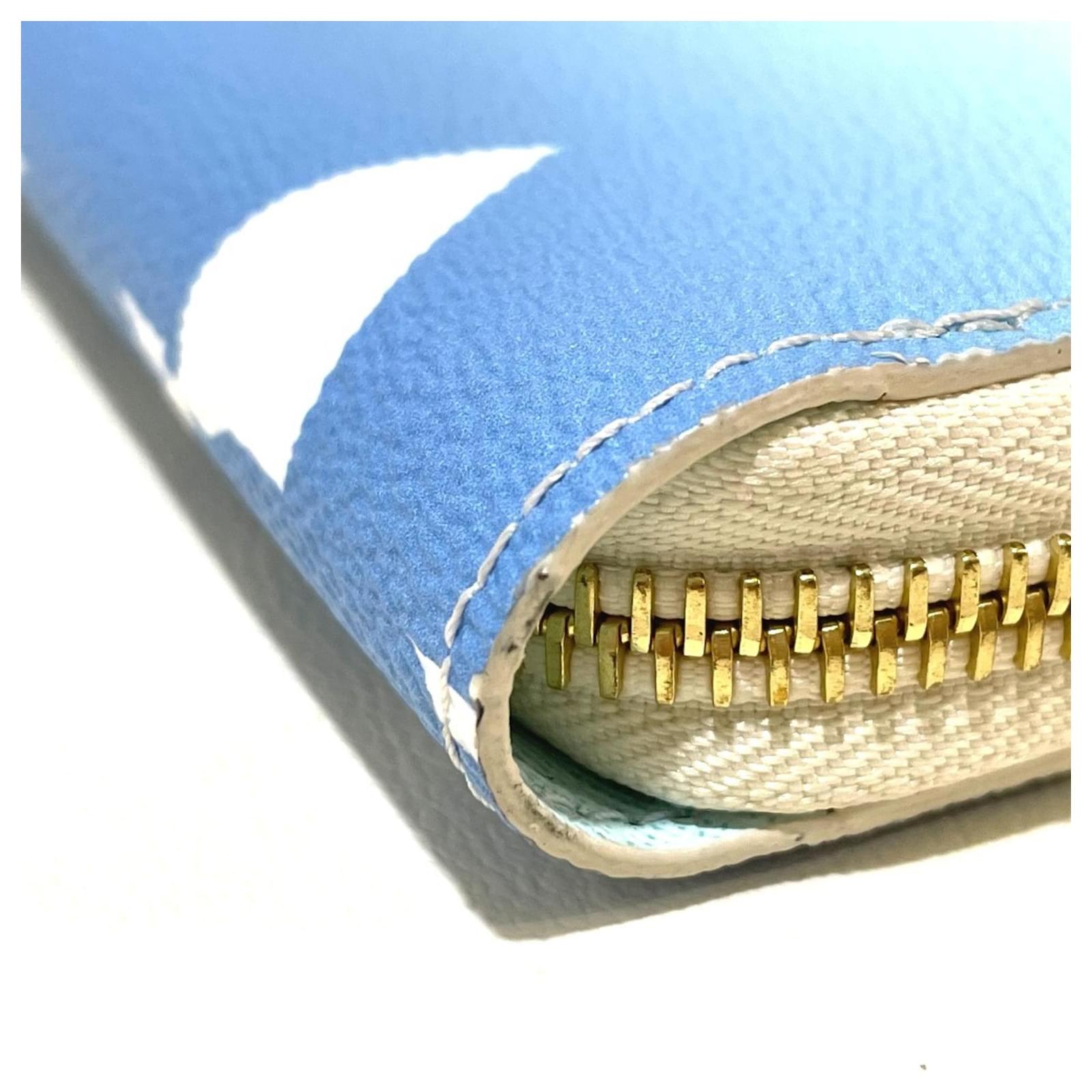 Louis Vuitton Monogram Giant By the Pool Zippy Wallet Blue Patent leather  ref.2424344