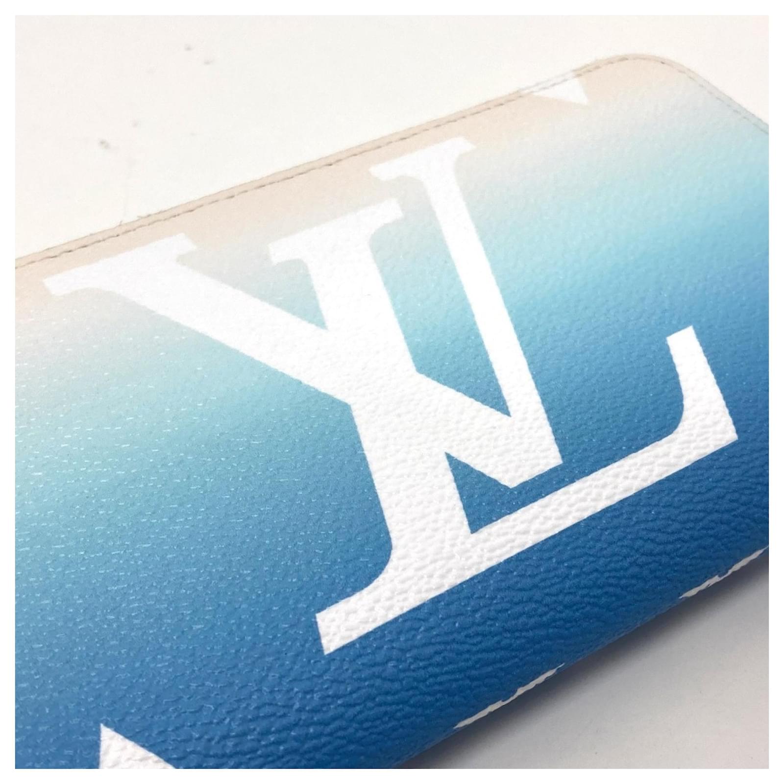 Louis Vuitton Monogram Giant By the Pool Zippy Wallet Blue Patent leather  ref.2424344